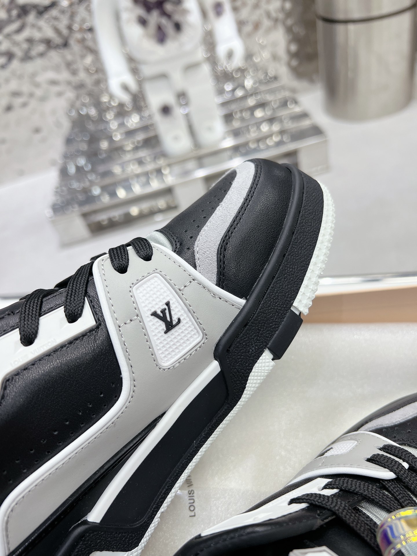 LV shoe