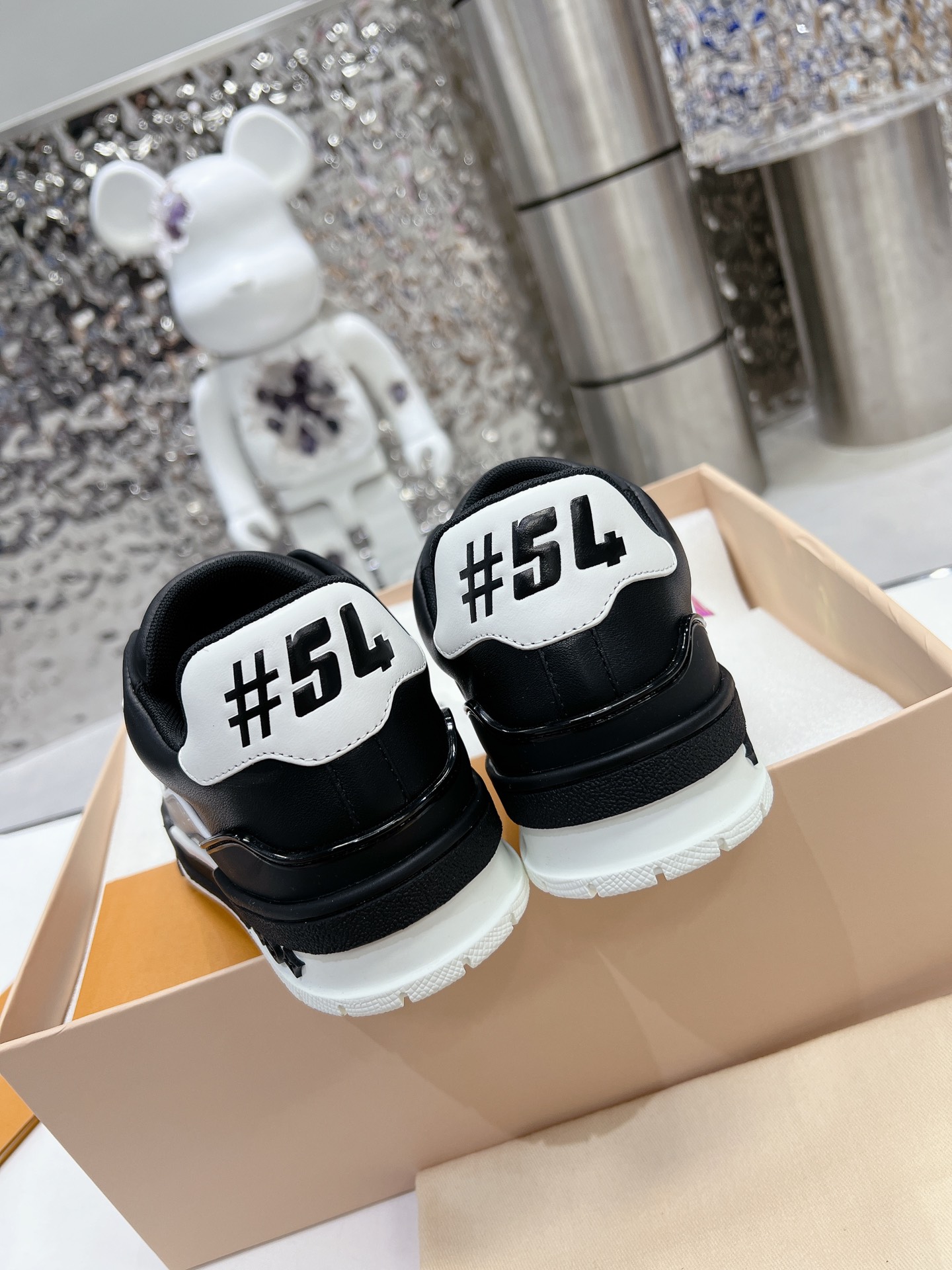 LV shoe