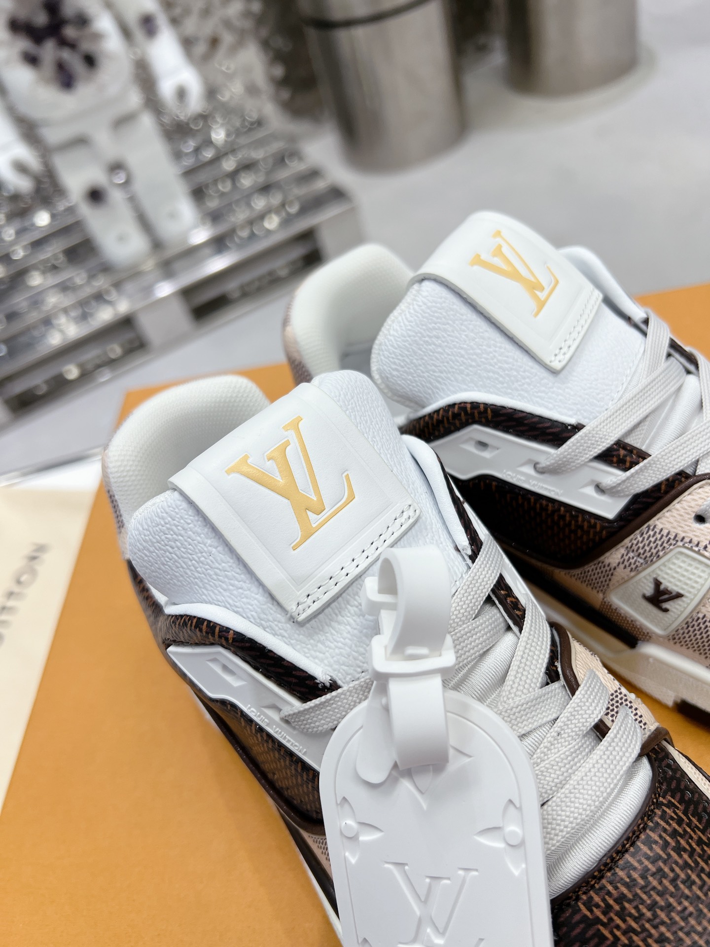 LV shoe