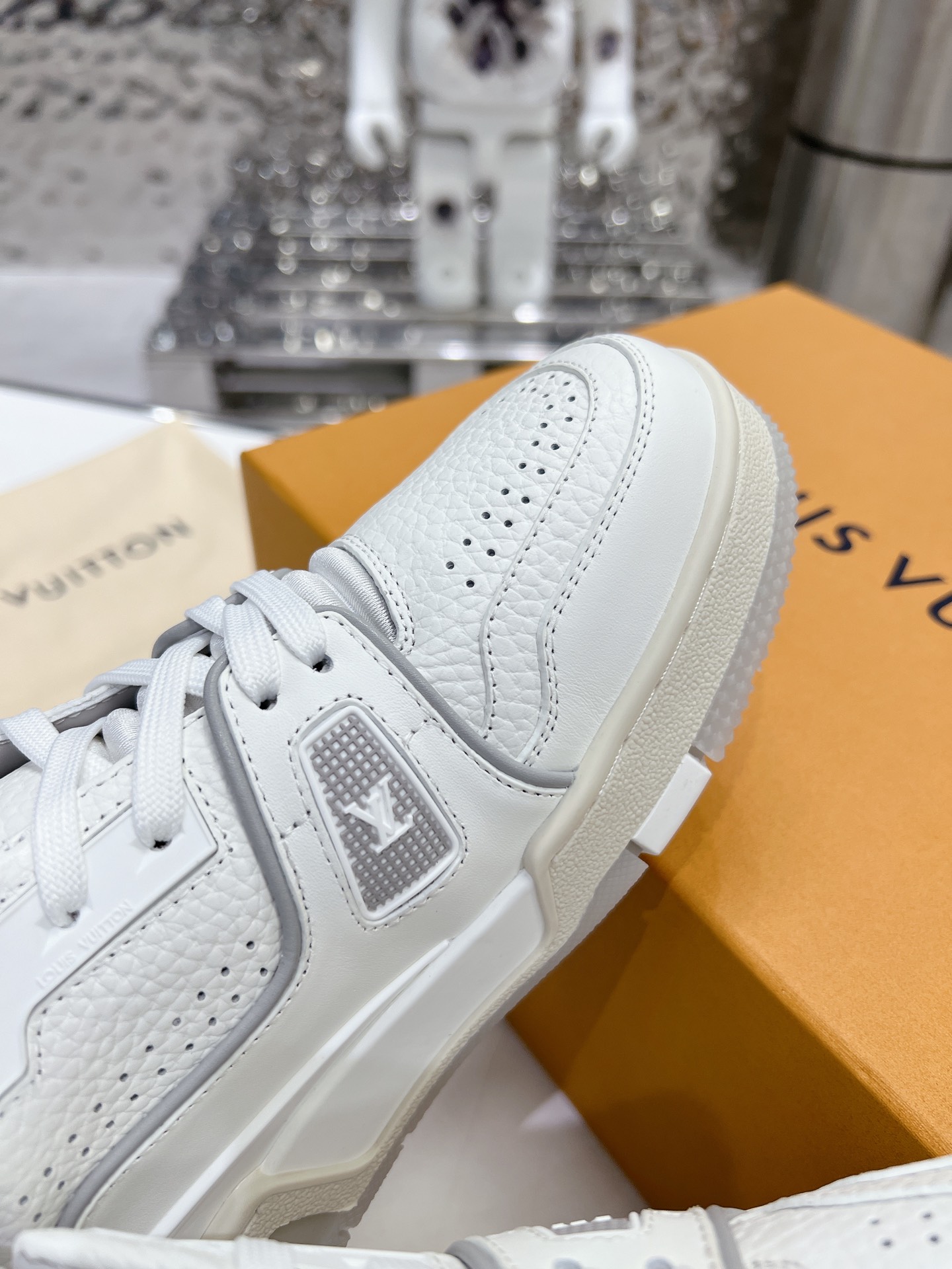 LV shoe