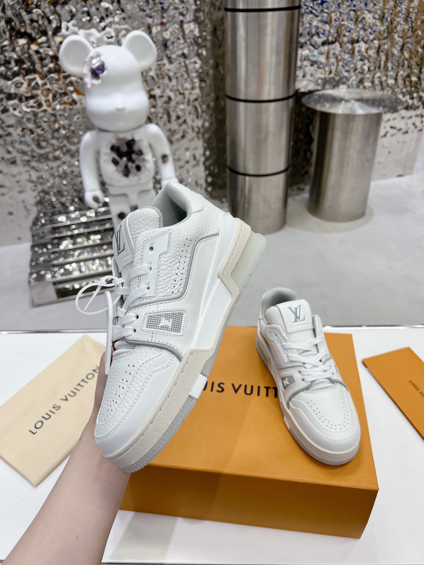 LV shoe