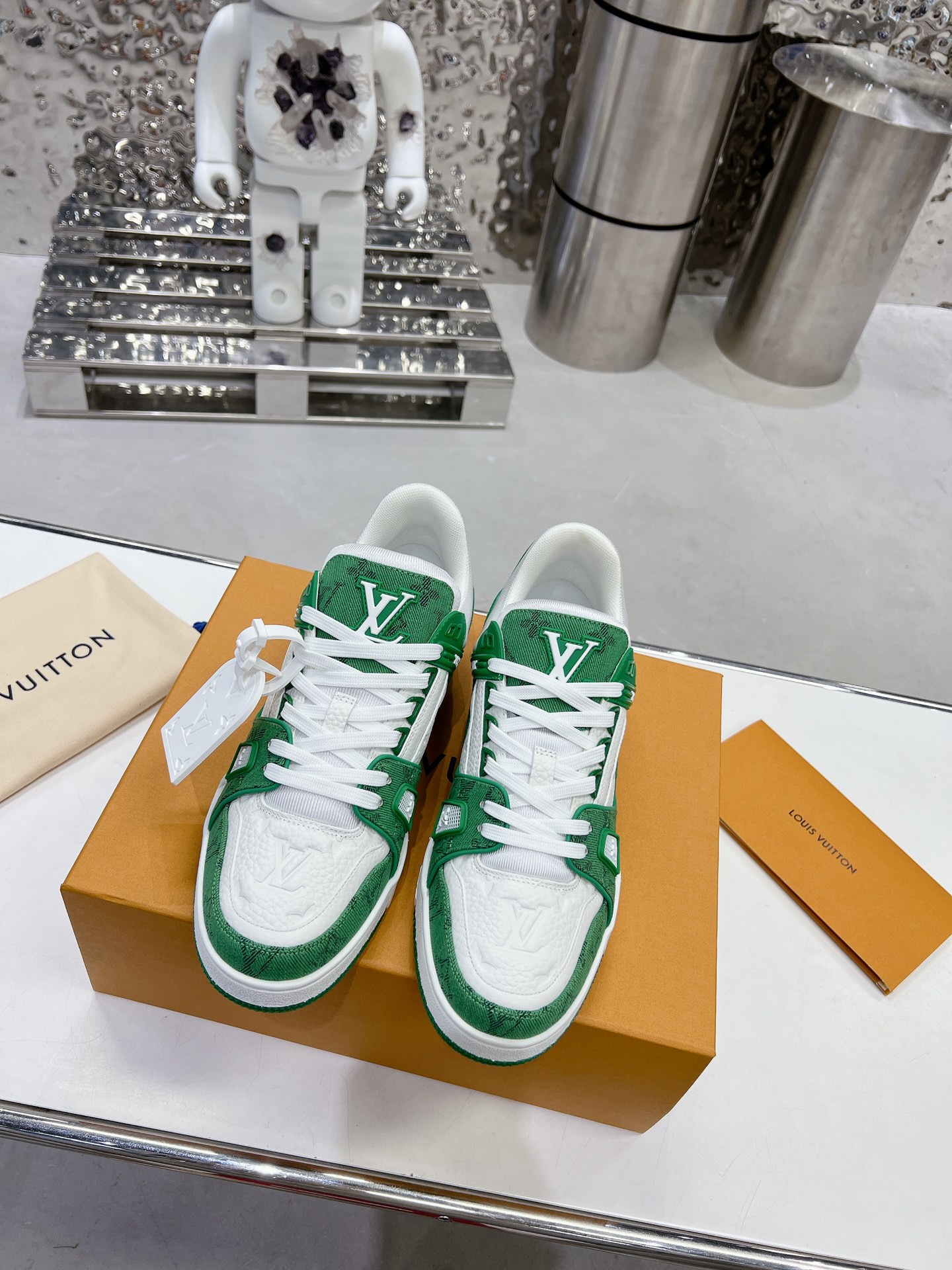 LV shoe