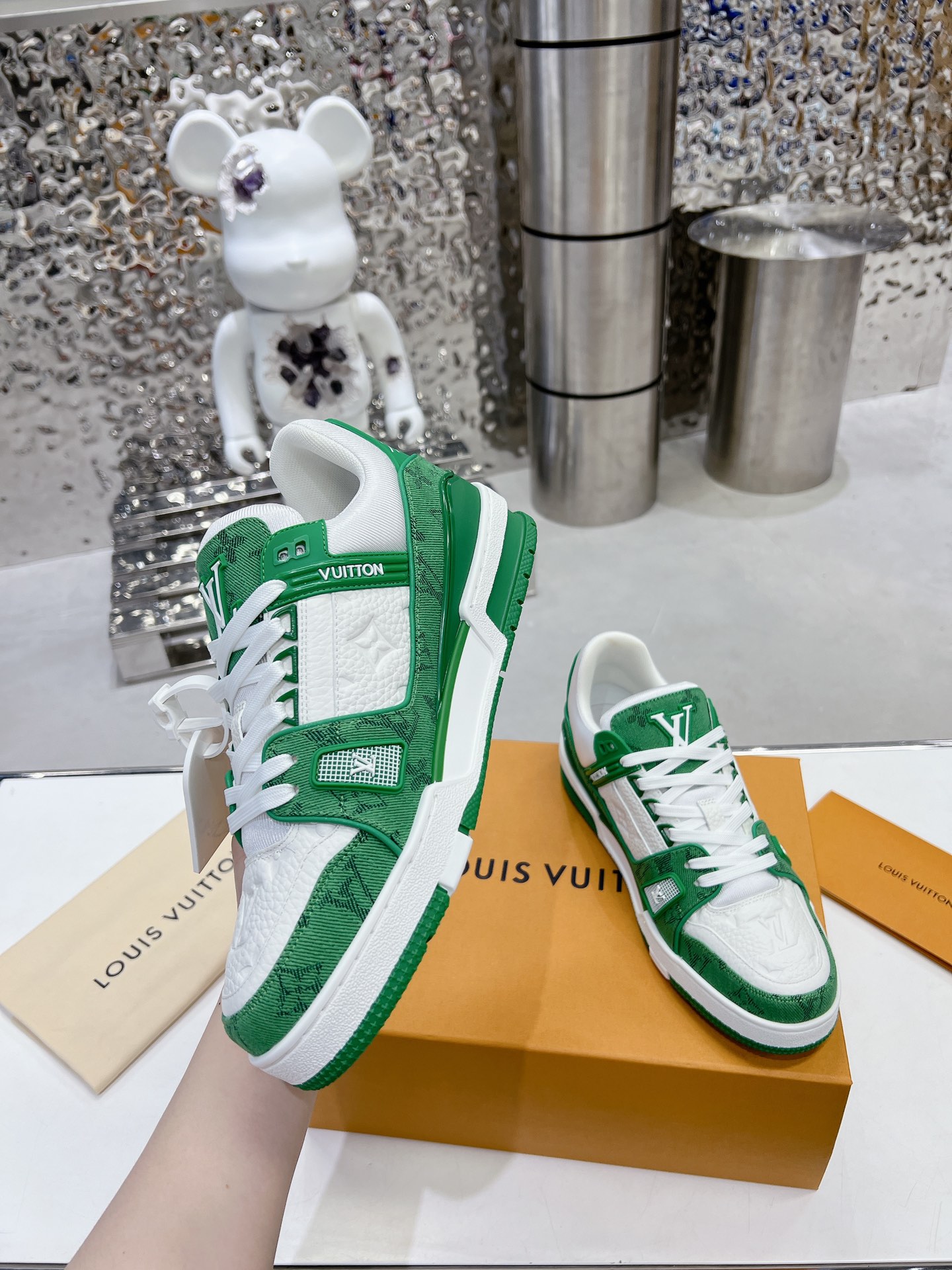 LV shoe