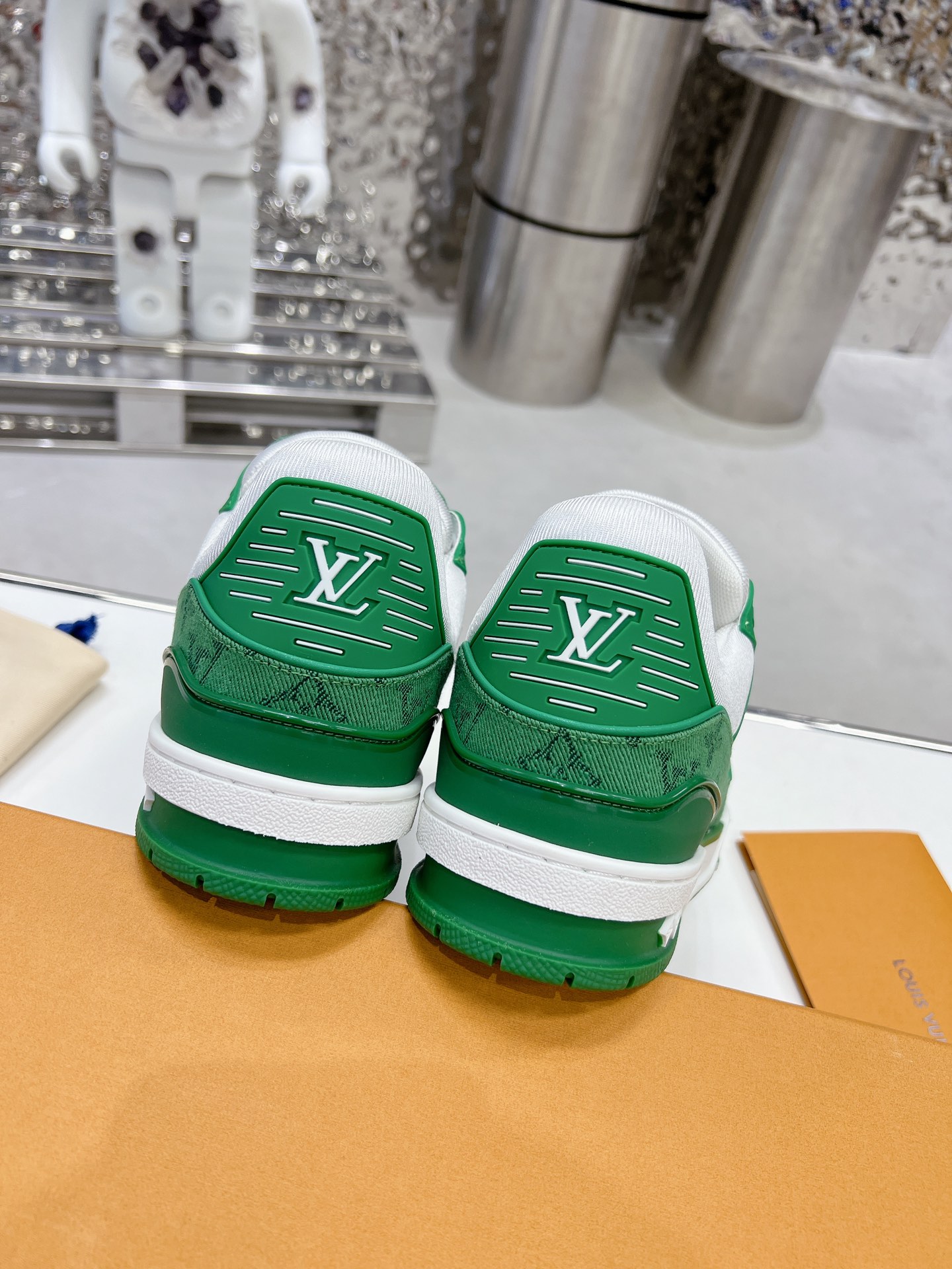 LV shoe