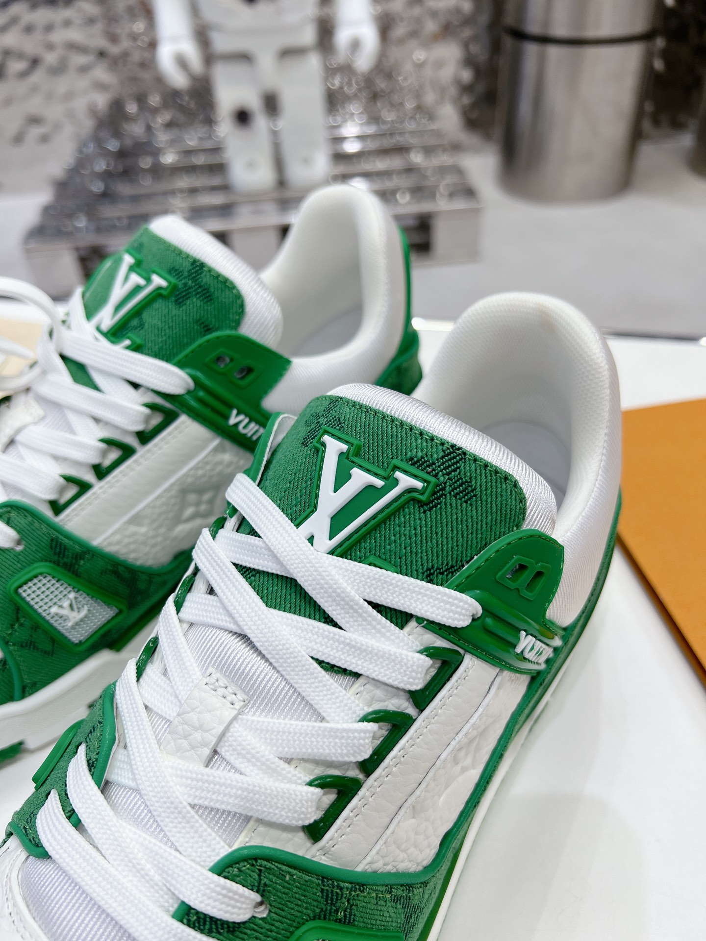 LV shoe