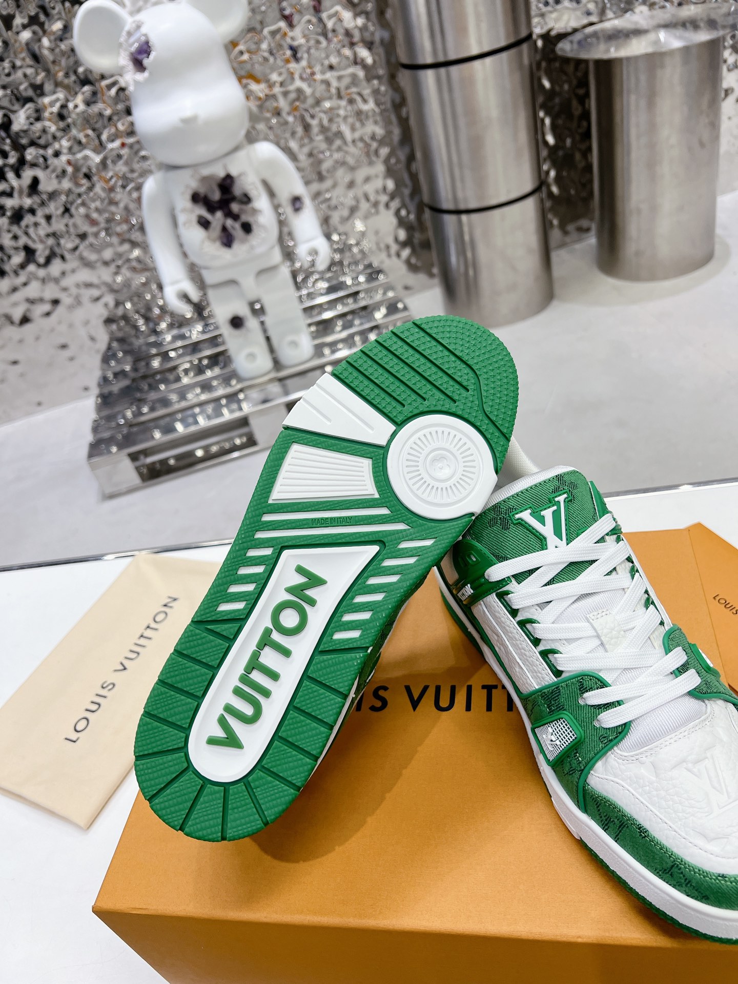 LV shoe