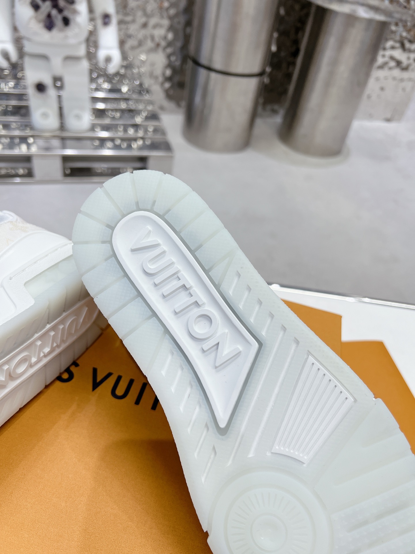 LV shoe