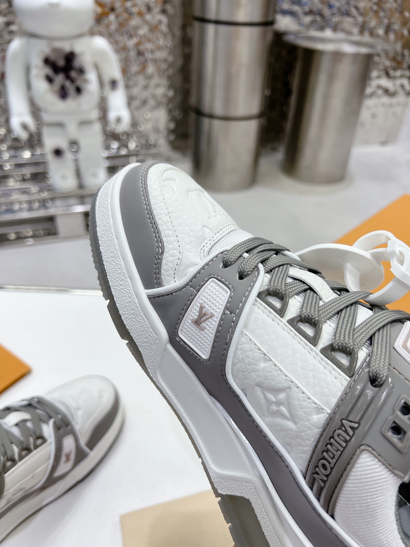 LV shoe