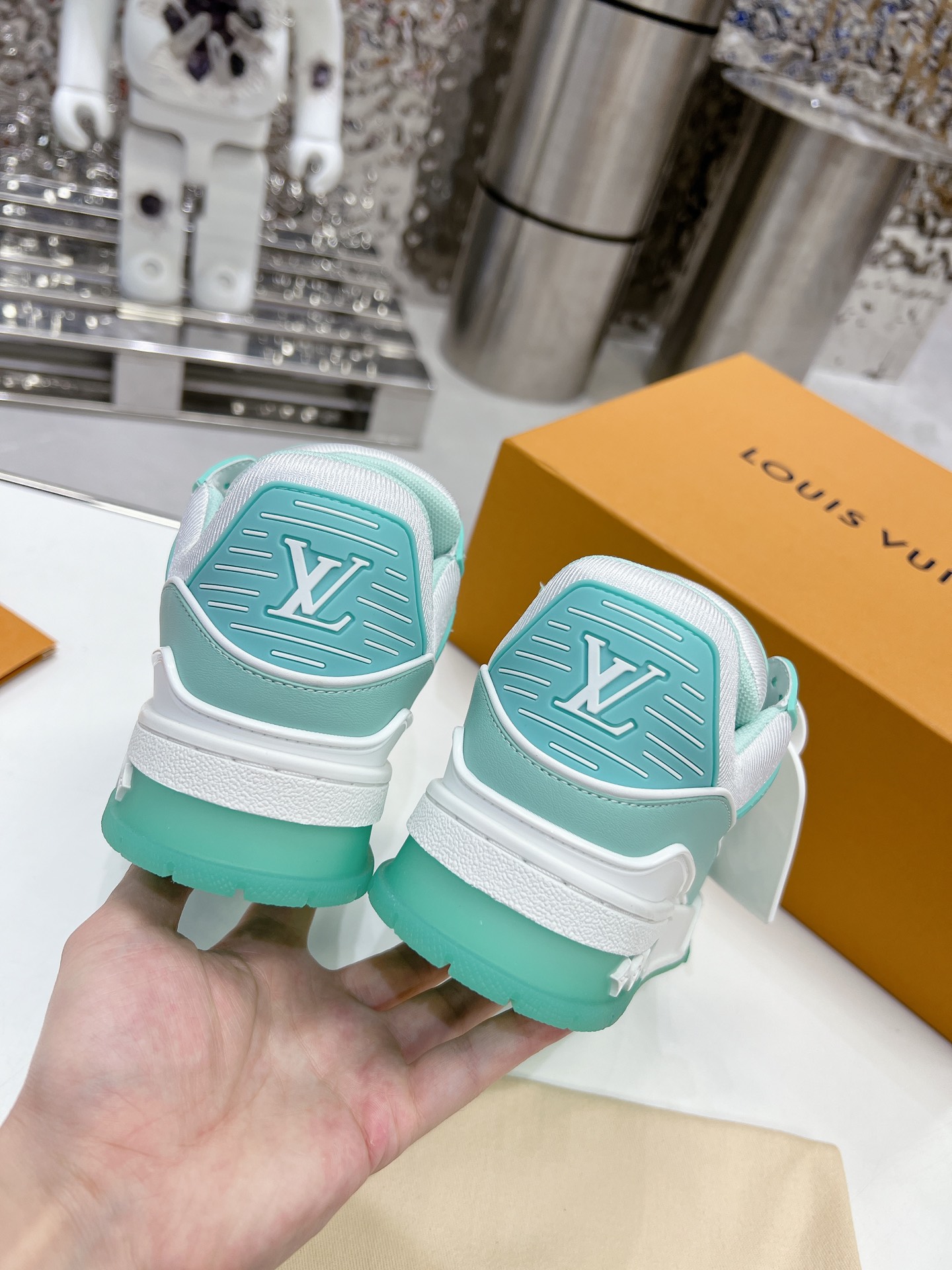 LV shoe