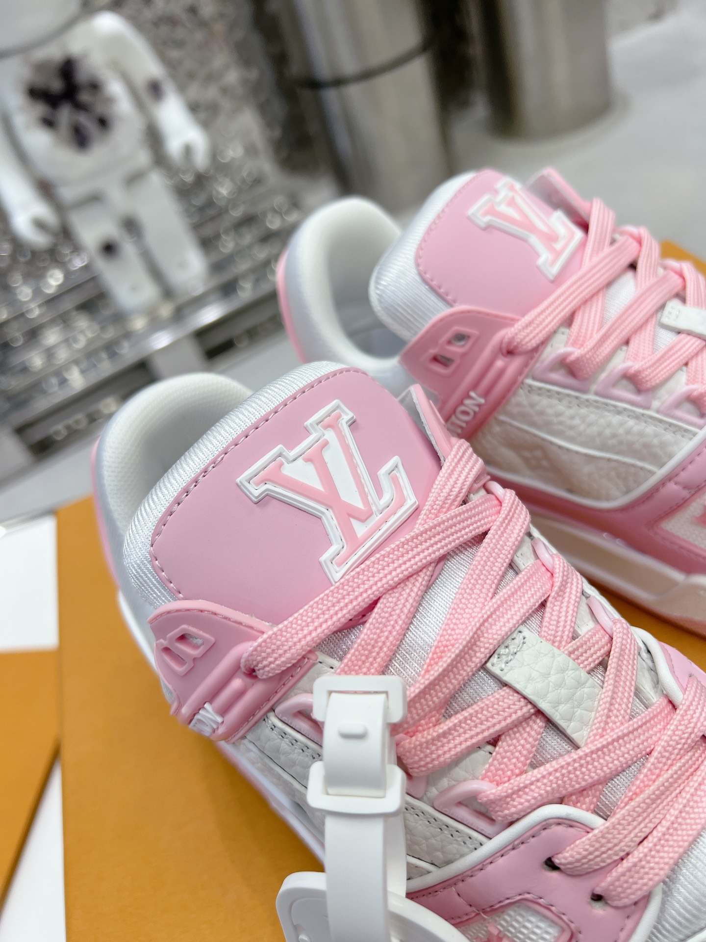 LV shoe