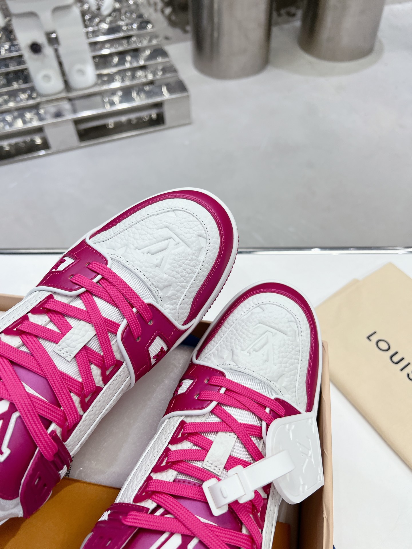 LV shoe