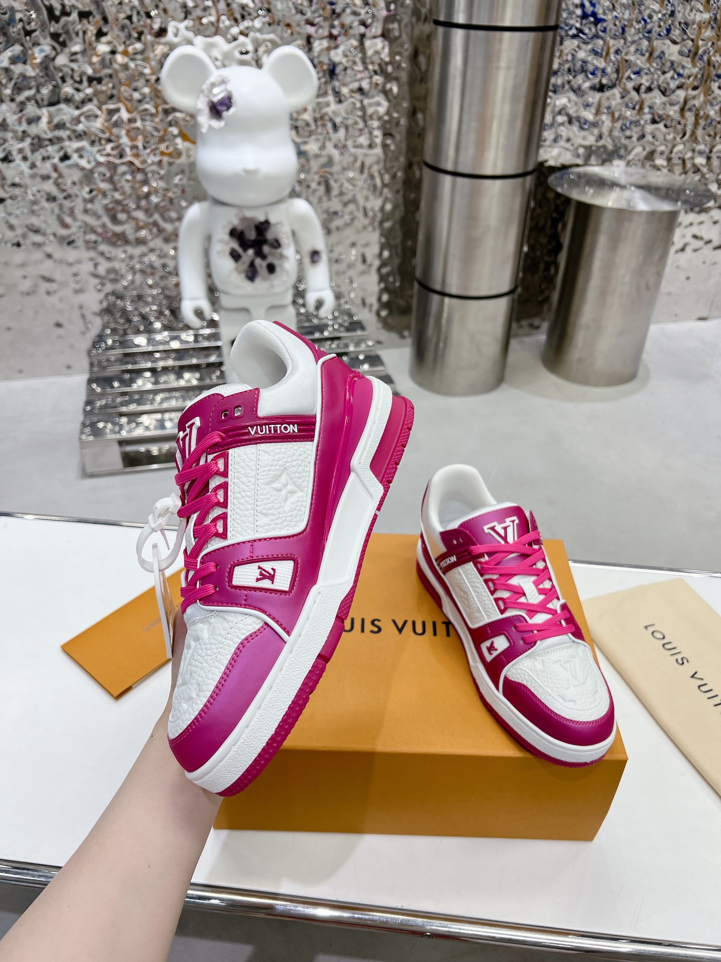 LV shoe