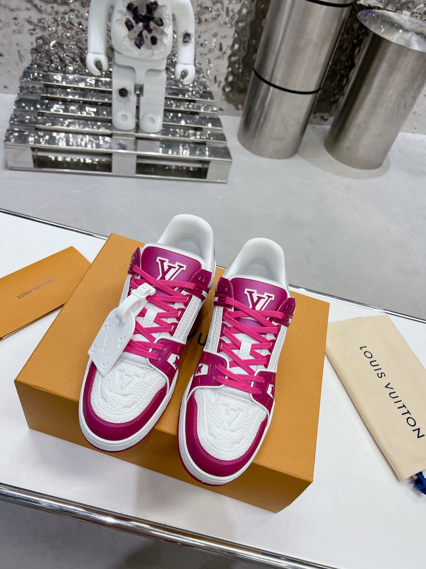 LV shoe