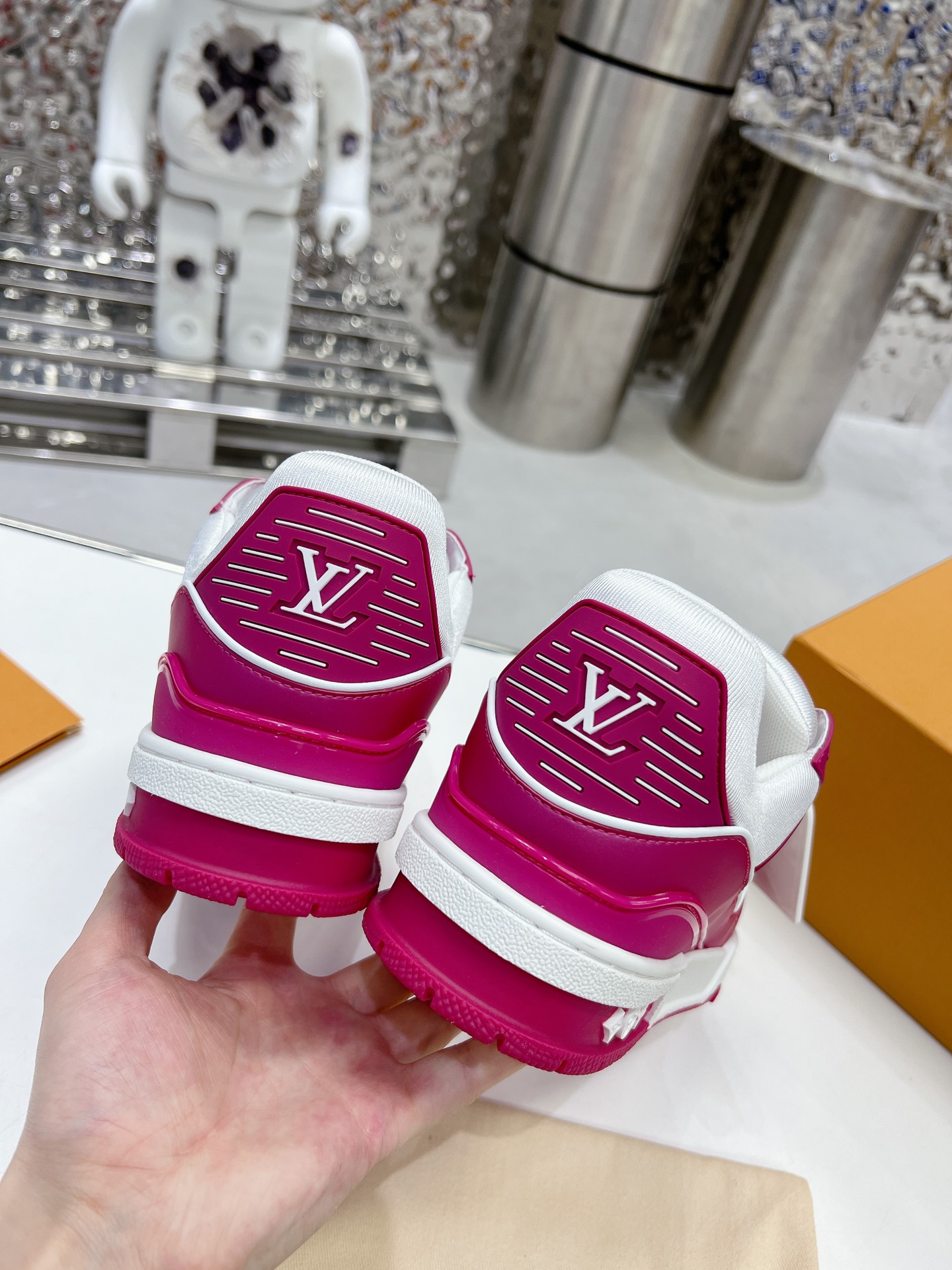 LV shoe