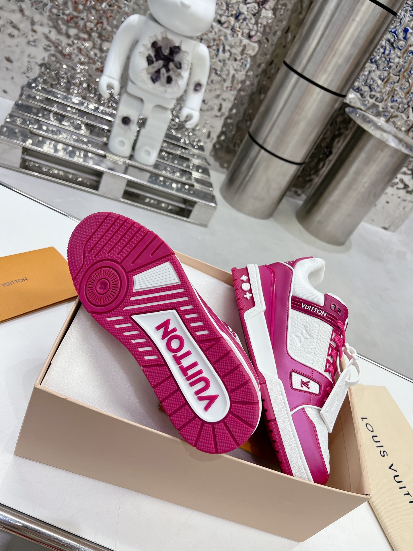 LV shoe