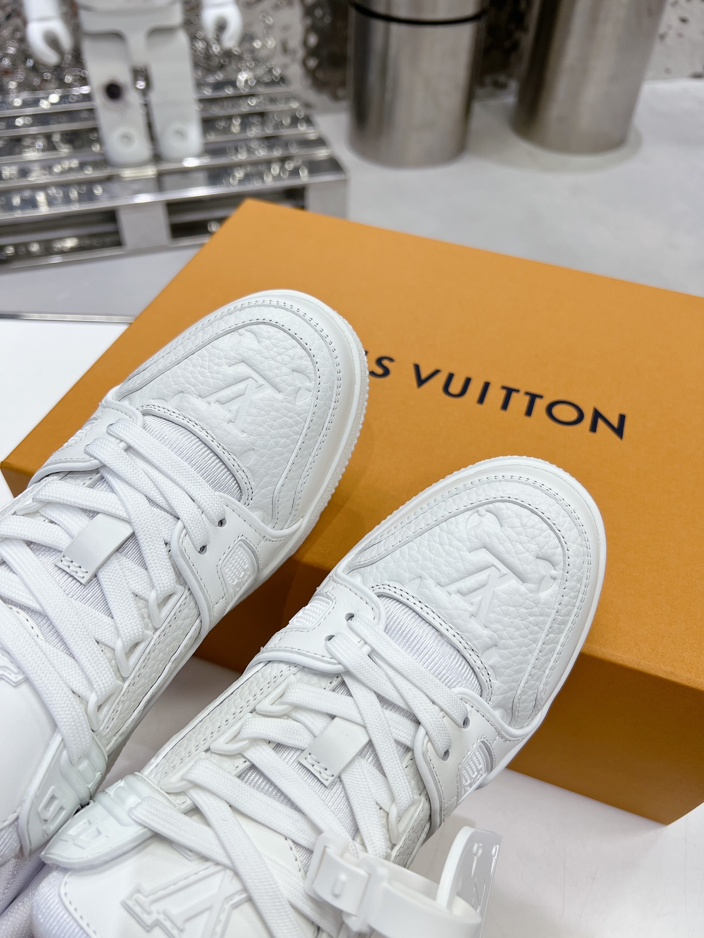 LV shoe