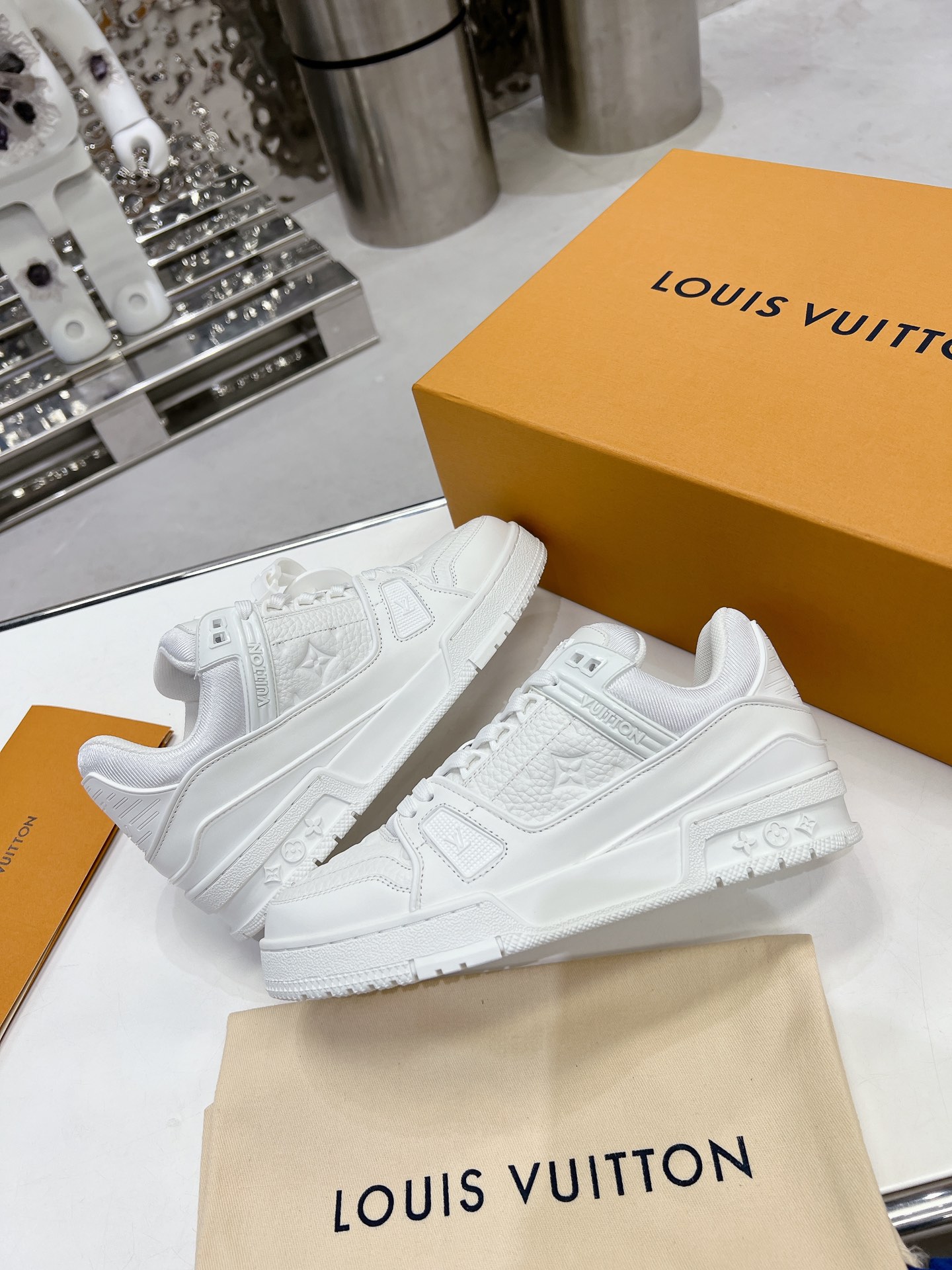 LV shoe