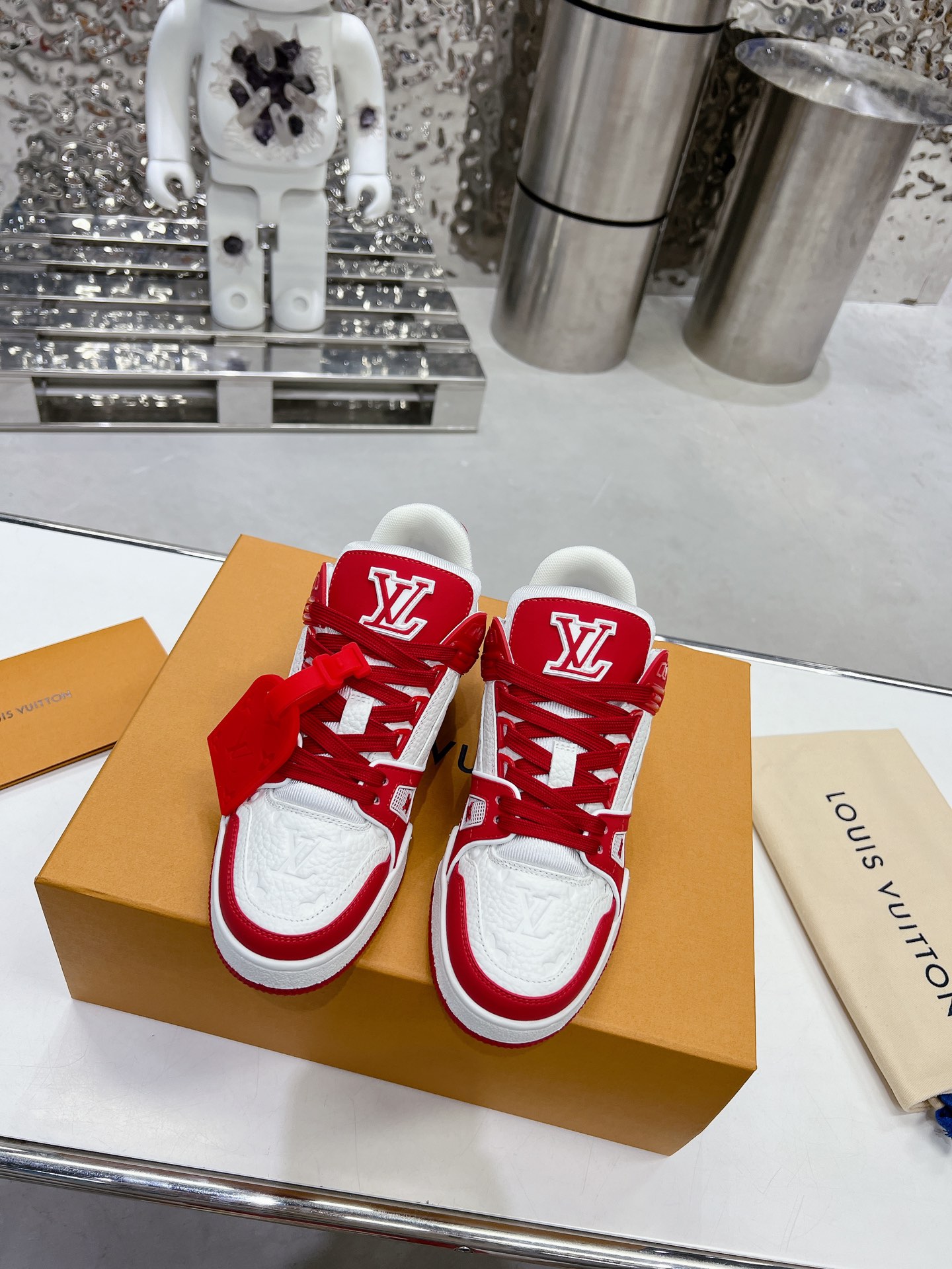LV shoe