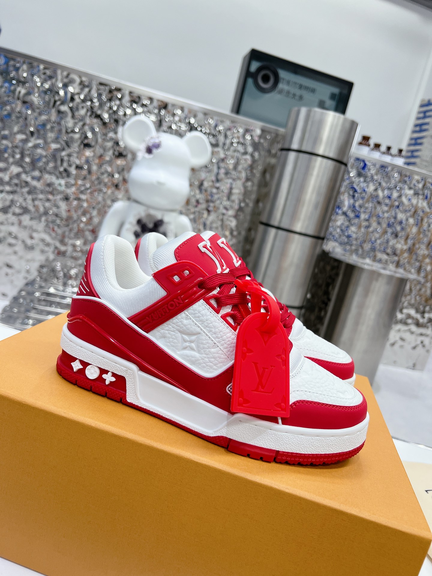LV shoe