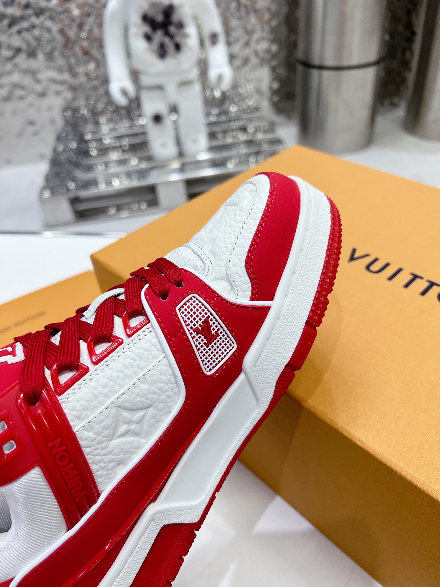 LV shoe