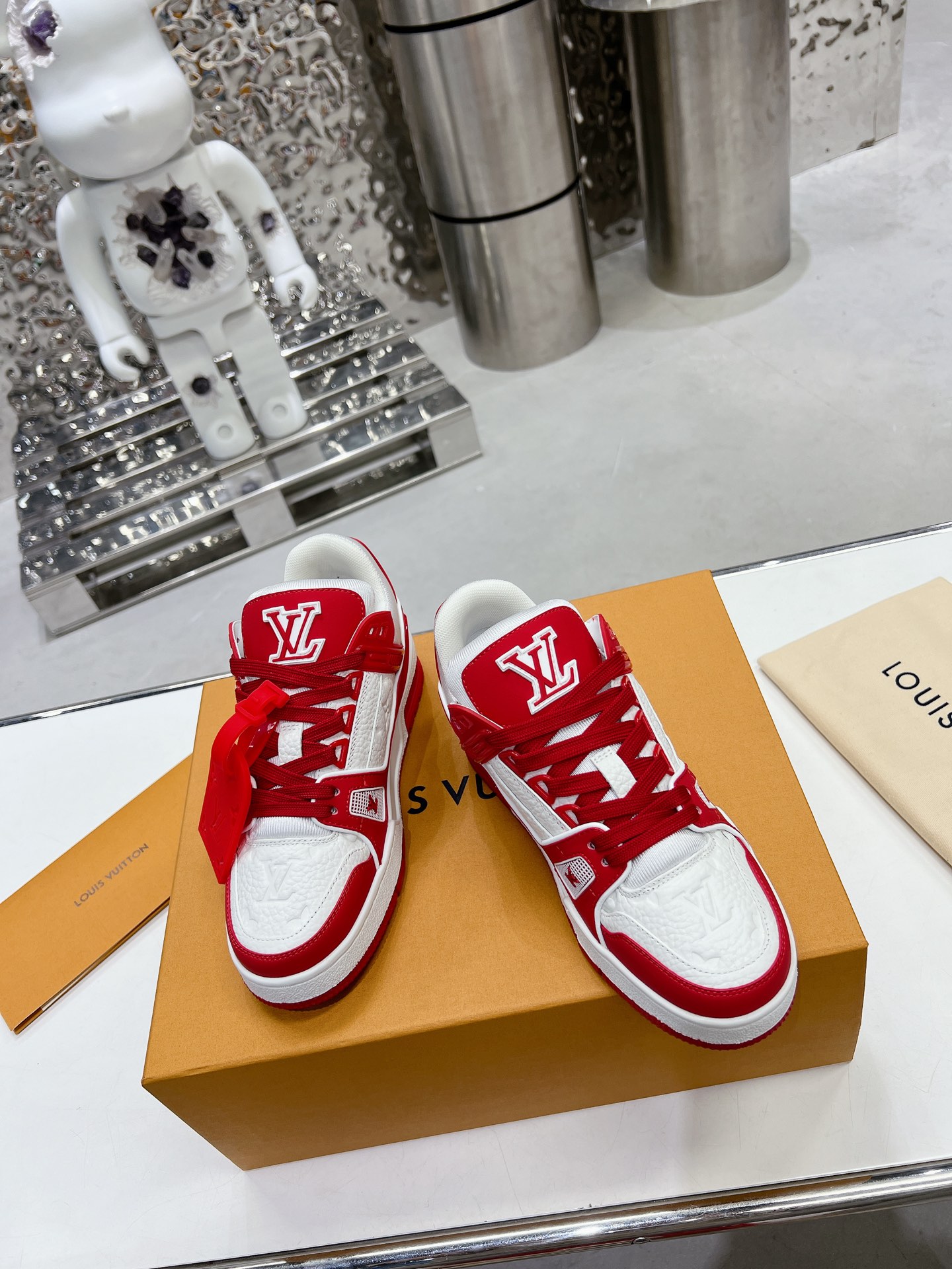 LV shoe