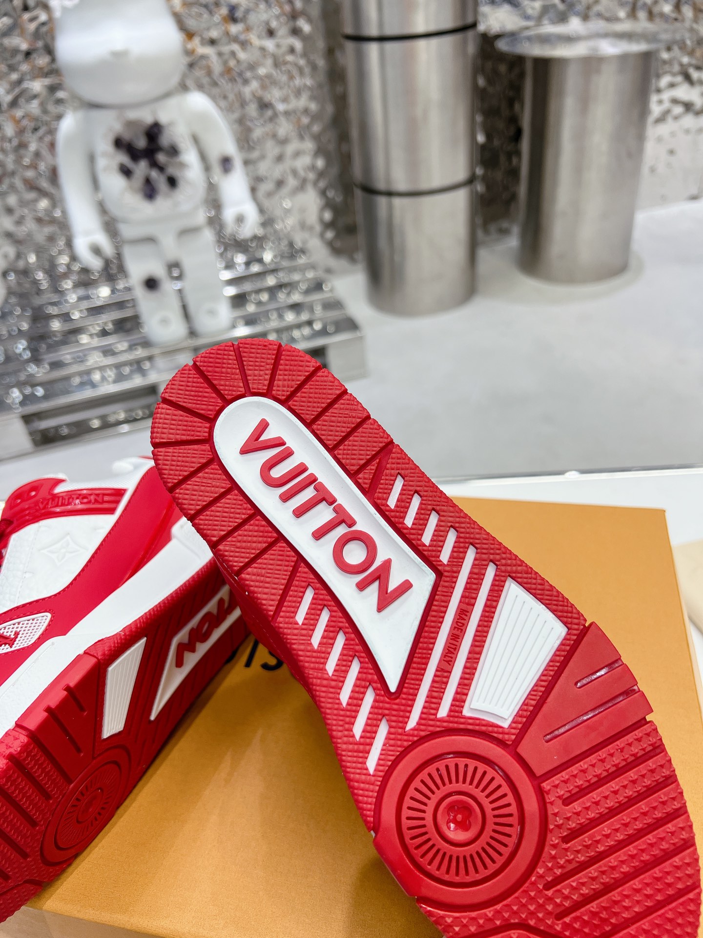 LV shoe