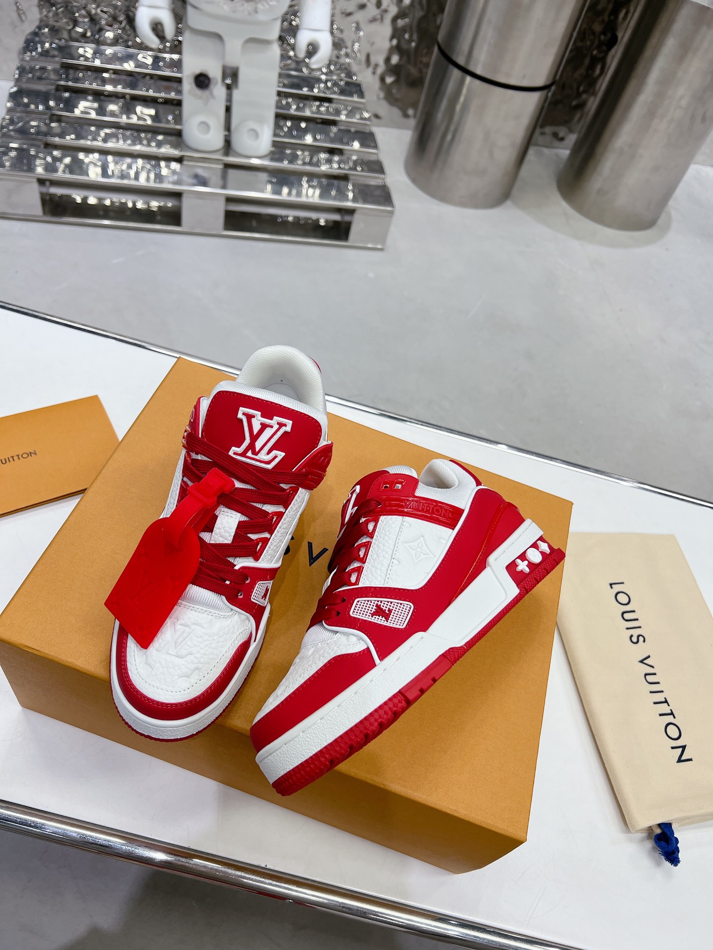 LV shoe
