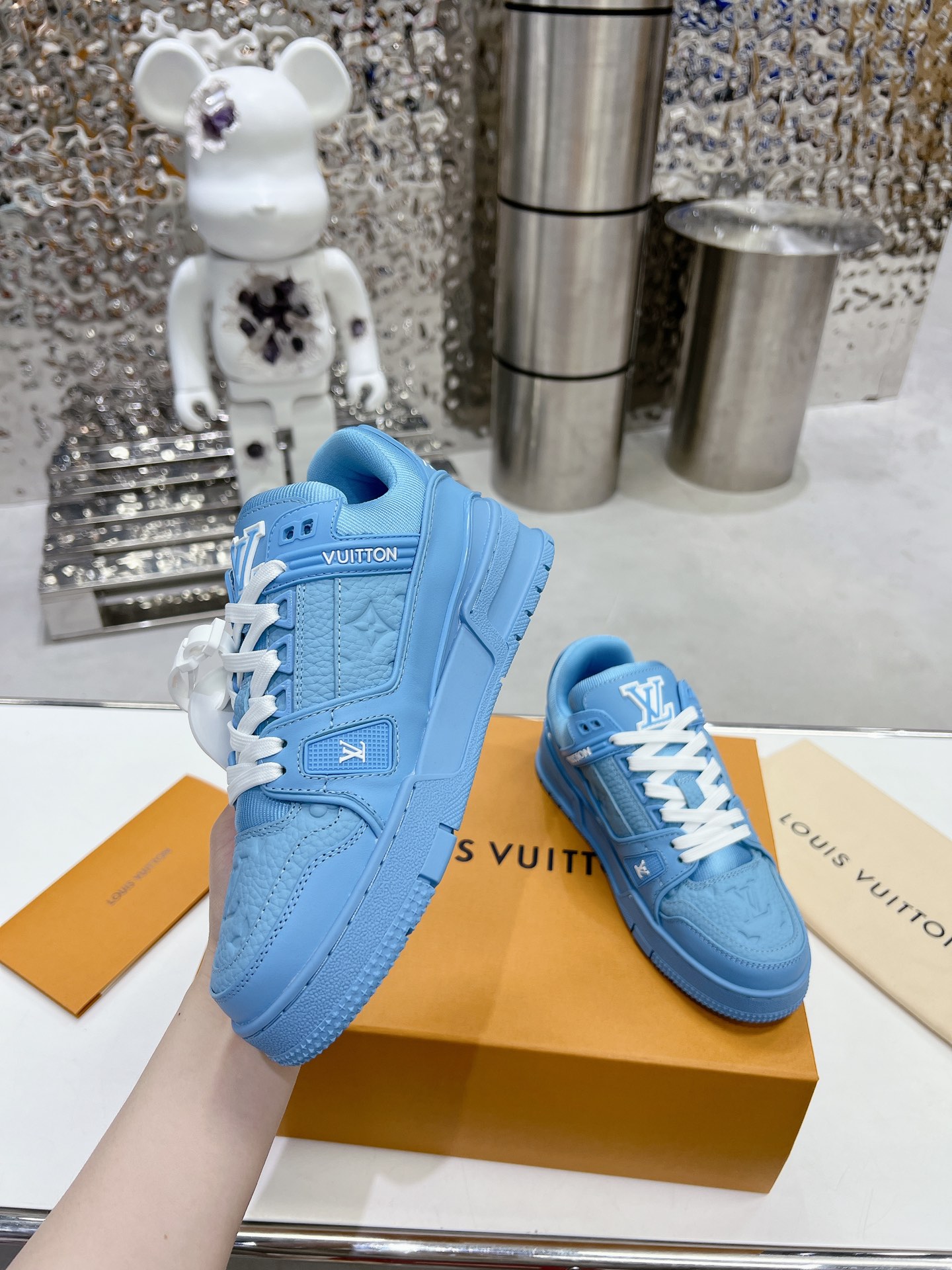 LV shoe