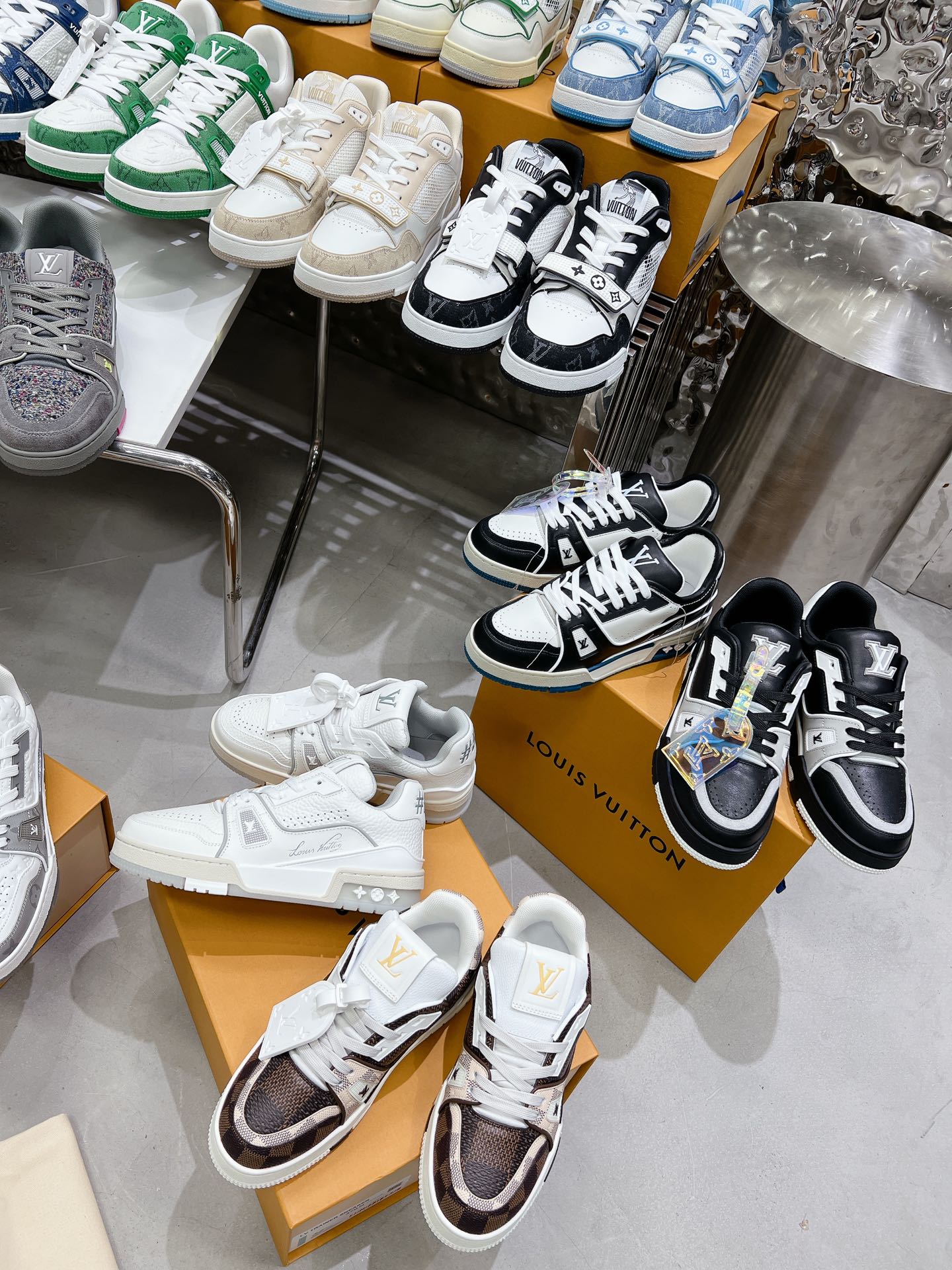 LV shoe