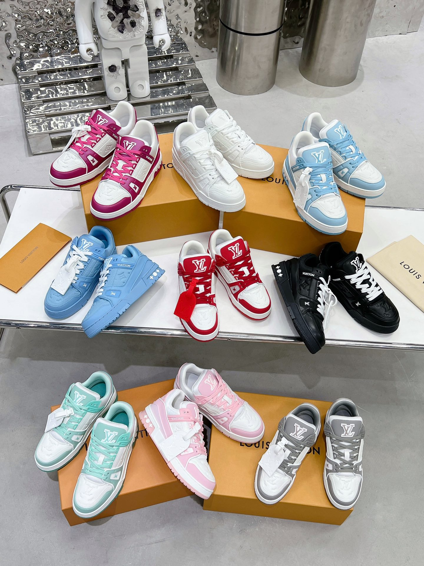 LV shoe