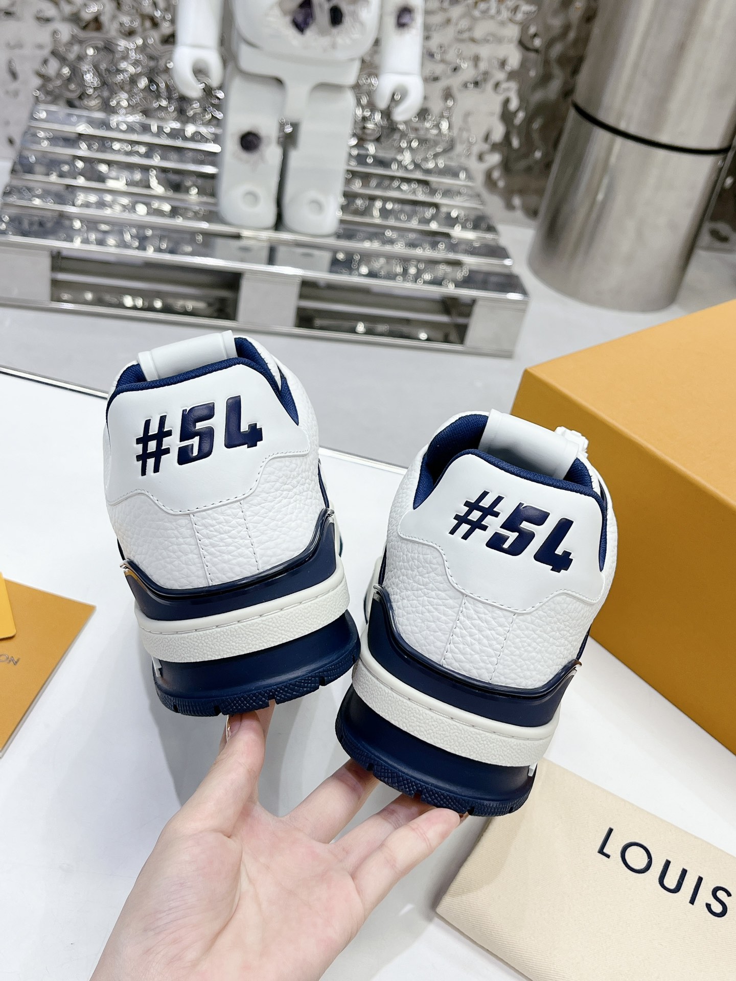 LV shoe