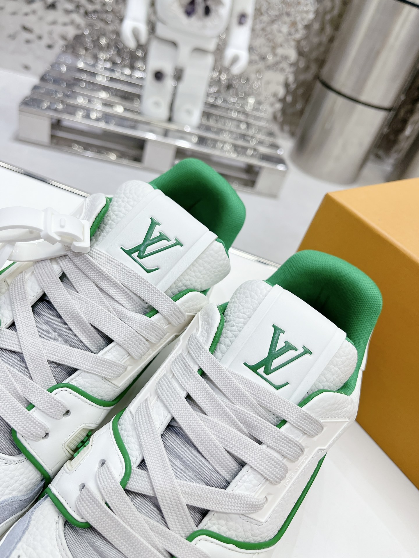 LV shoe