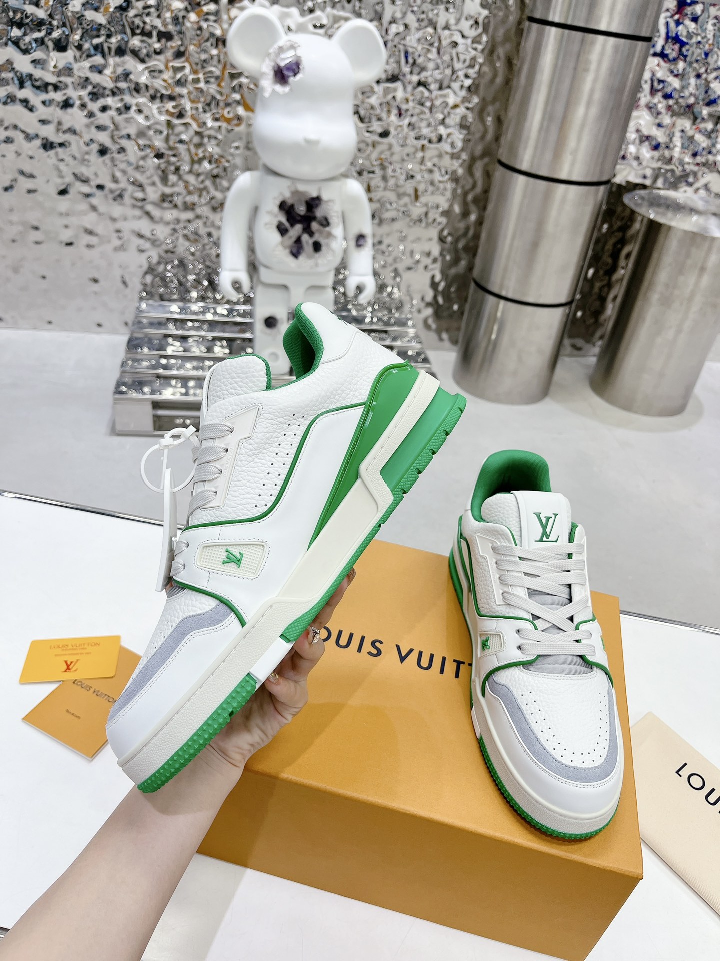 LV shoe