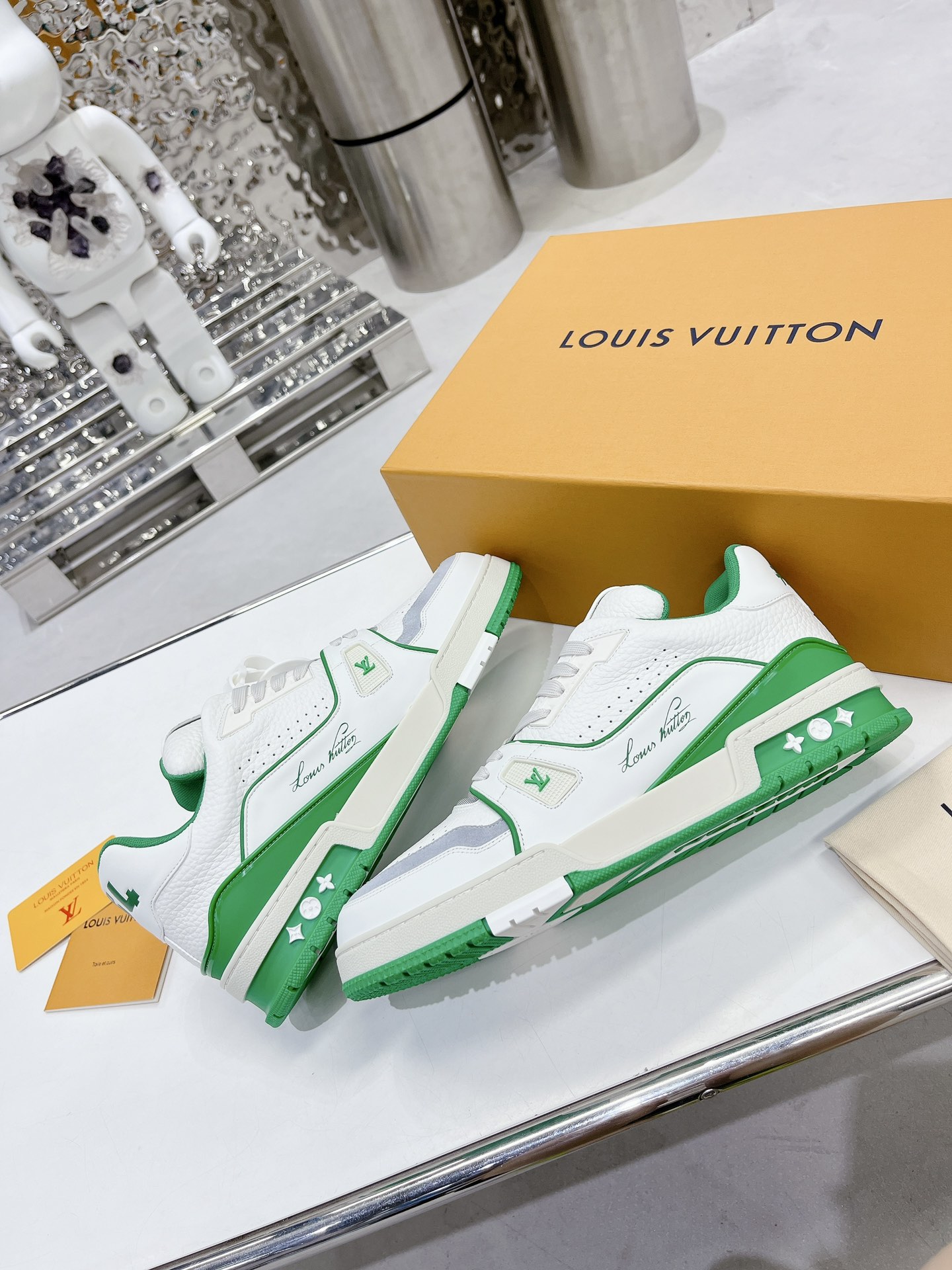 LV shoe