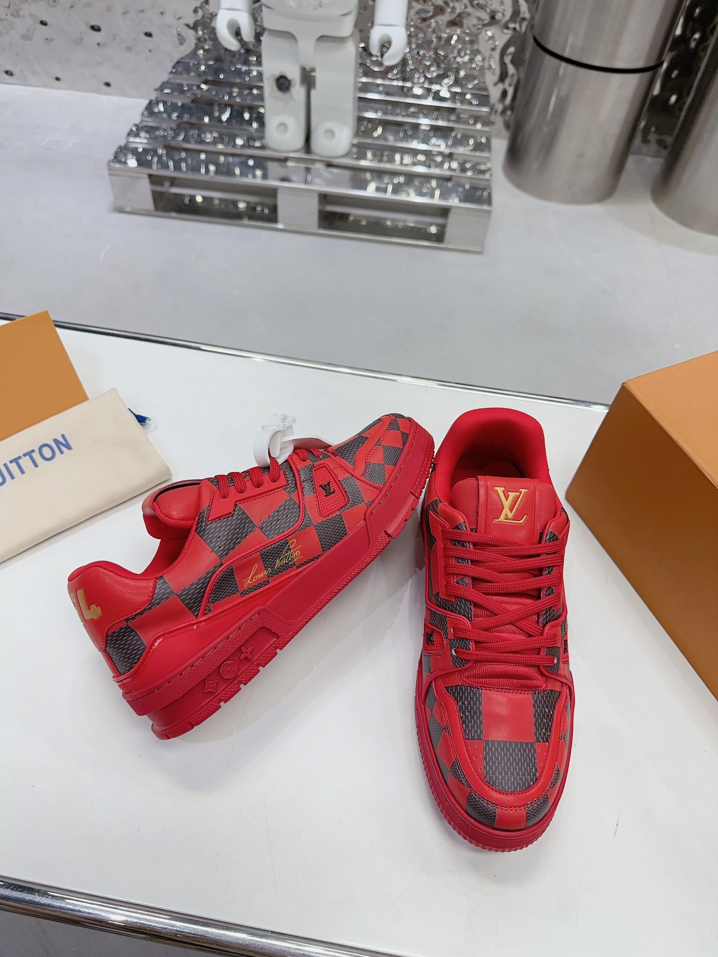 LV shoe