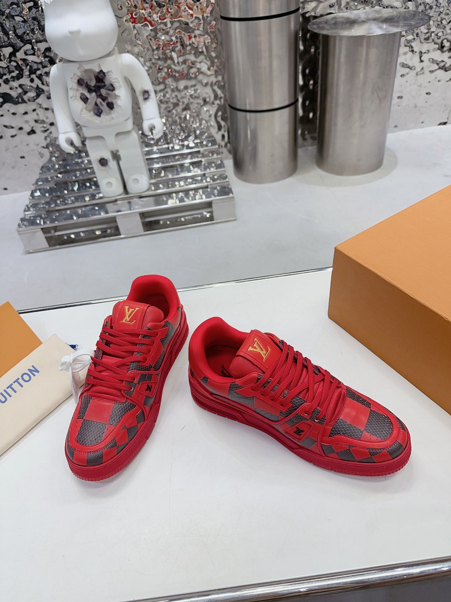 LV shoe