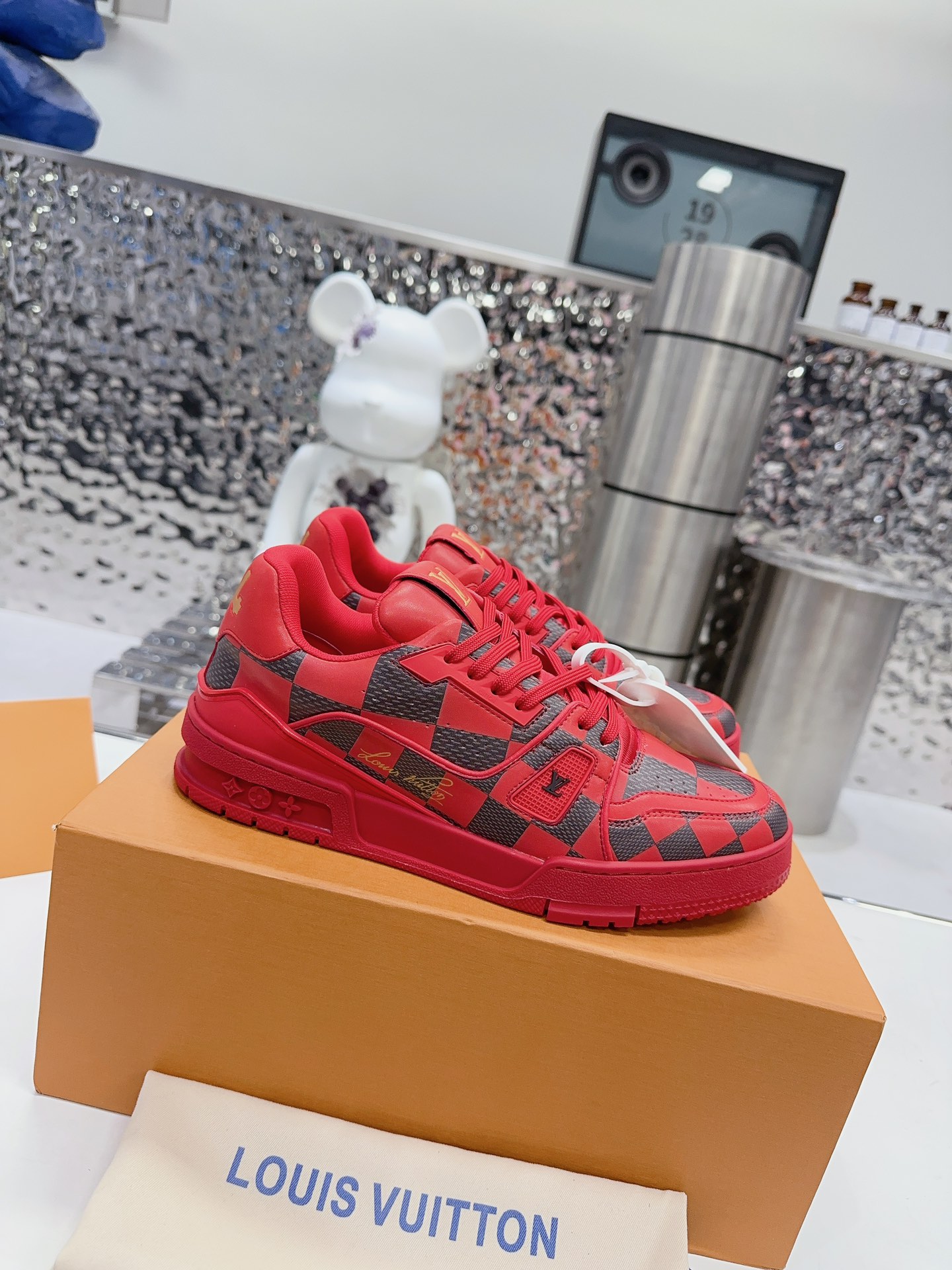 LV shoe