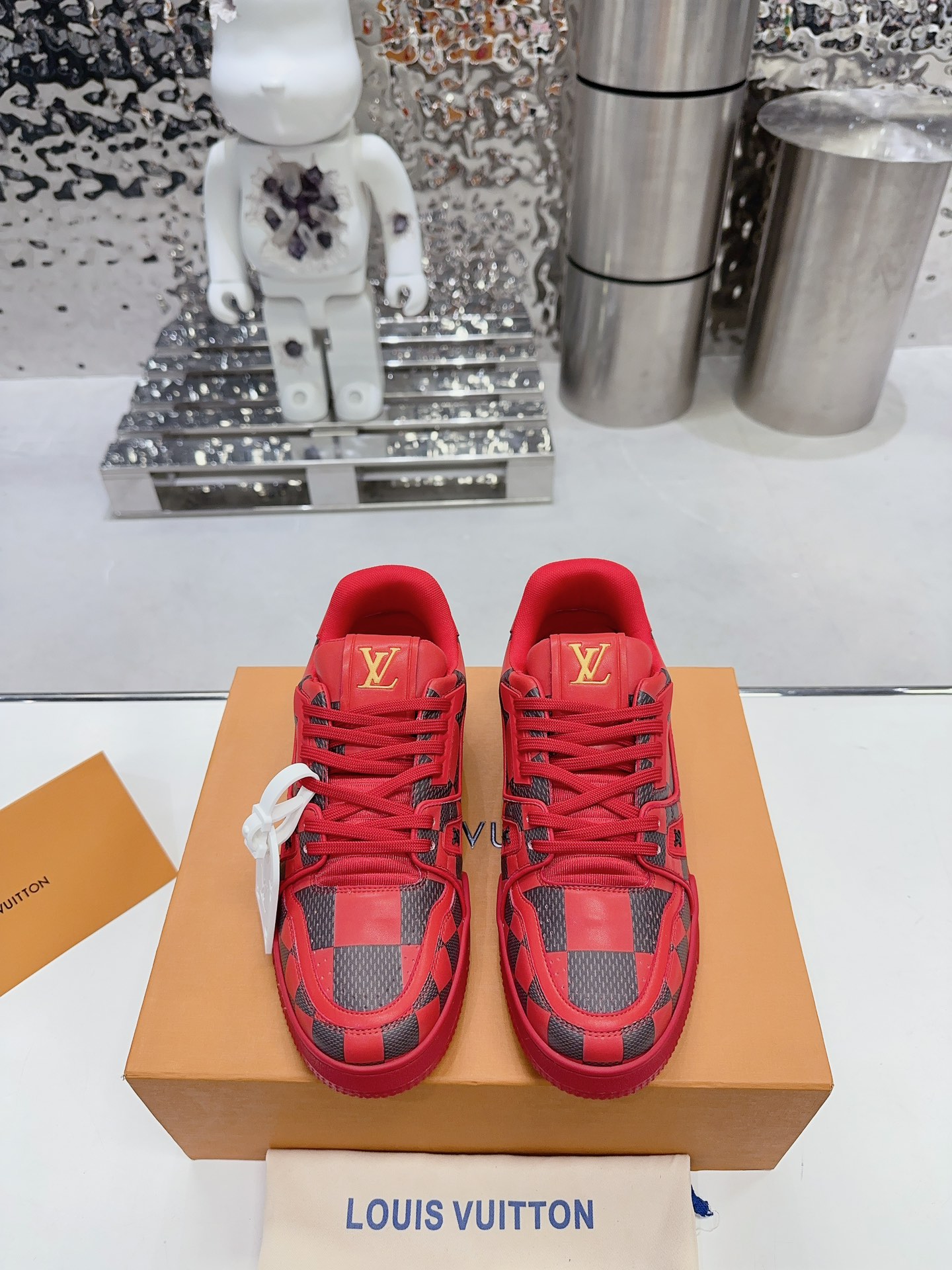 LV shoe