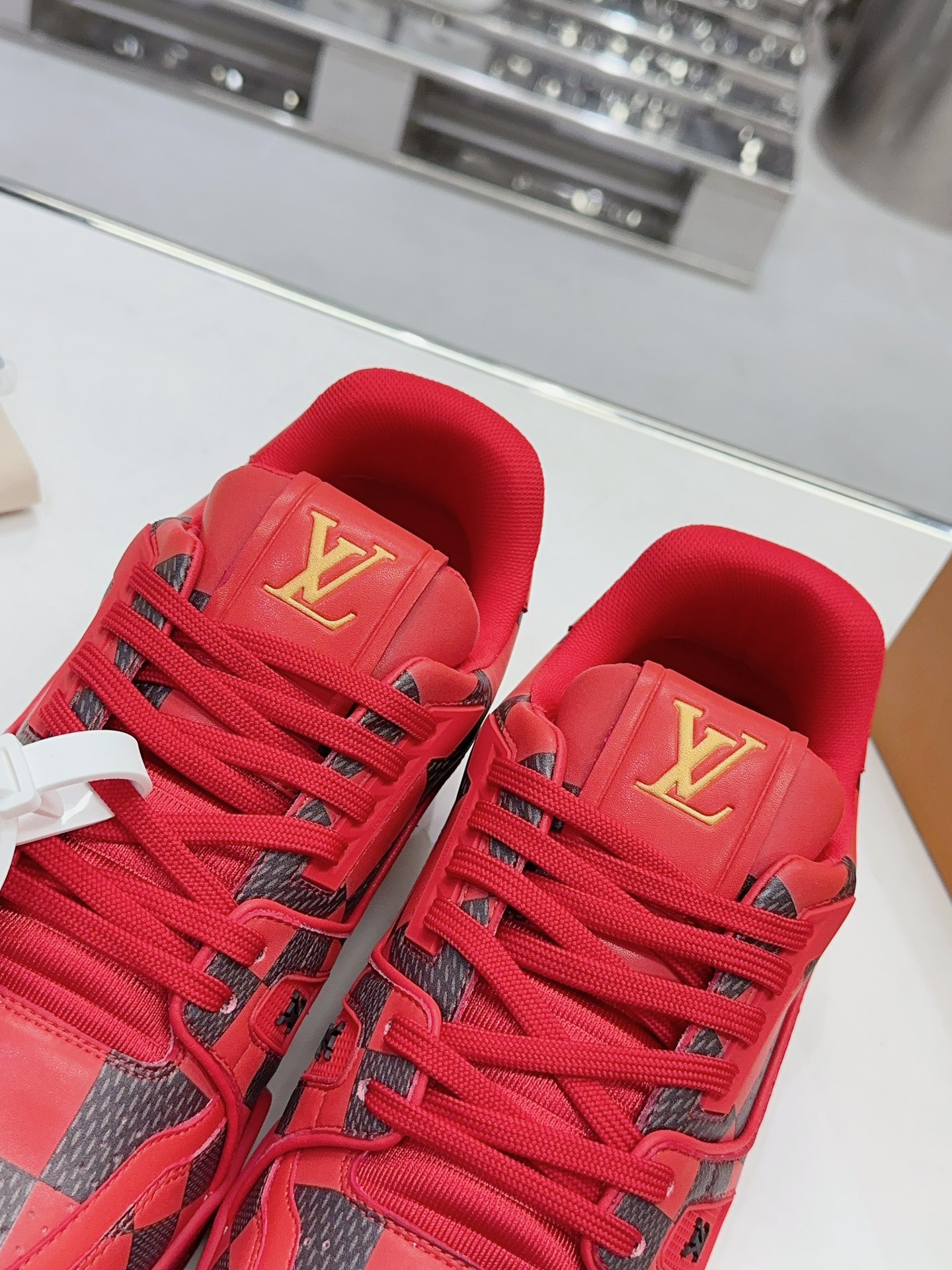 LV shoe