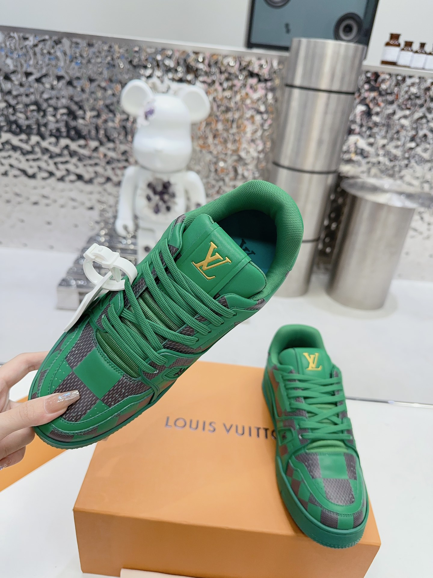 LV shoe