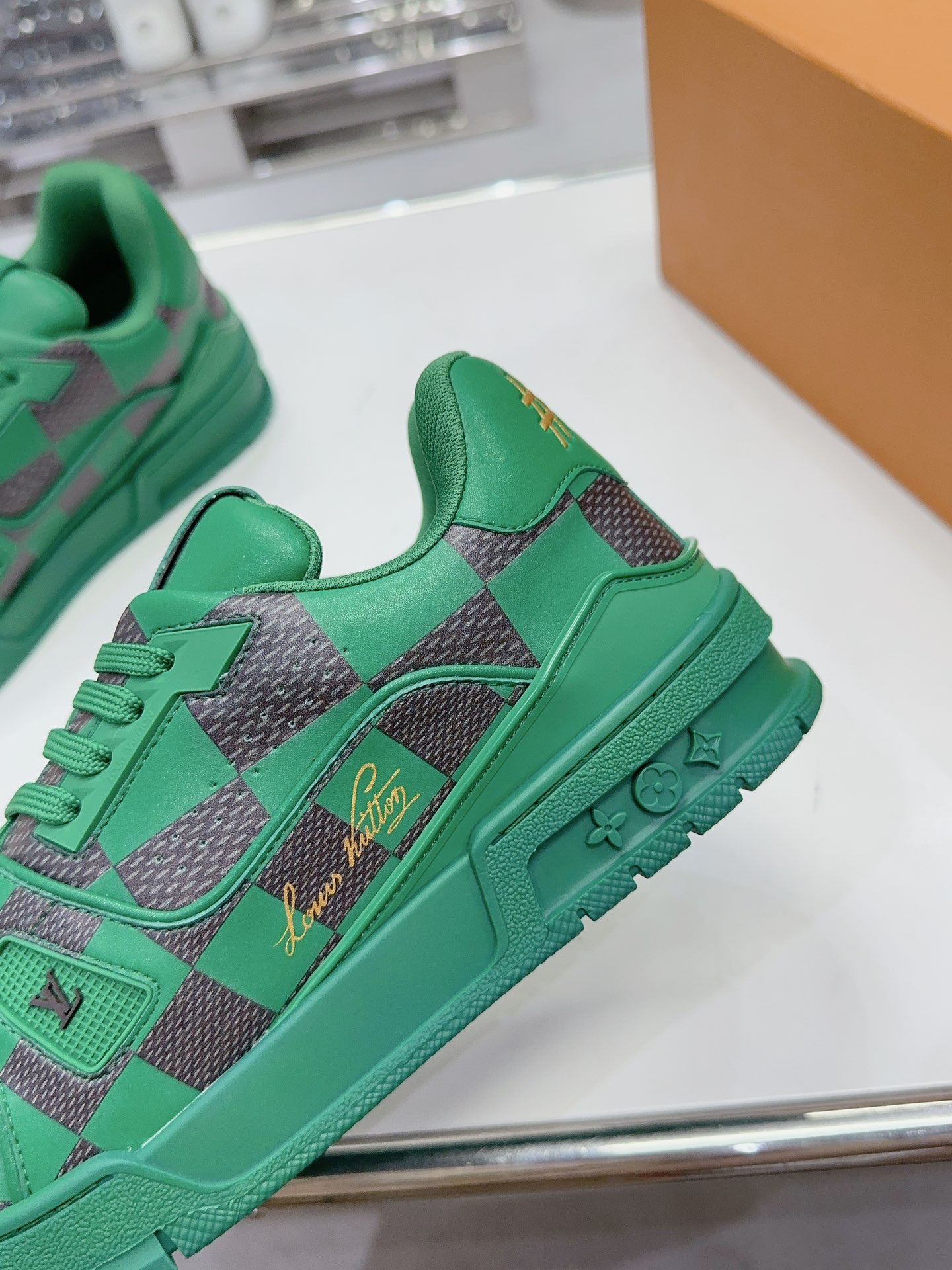 LV shoe