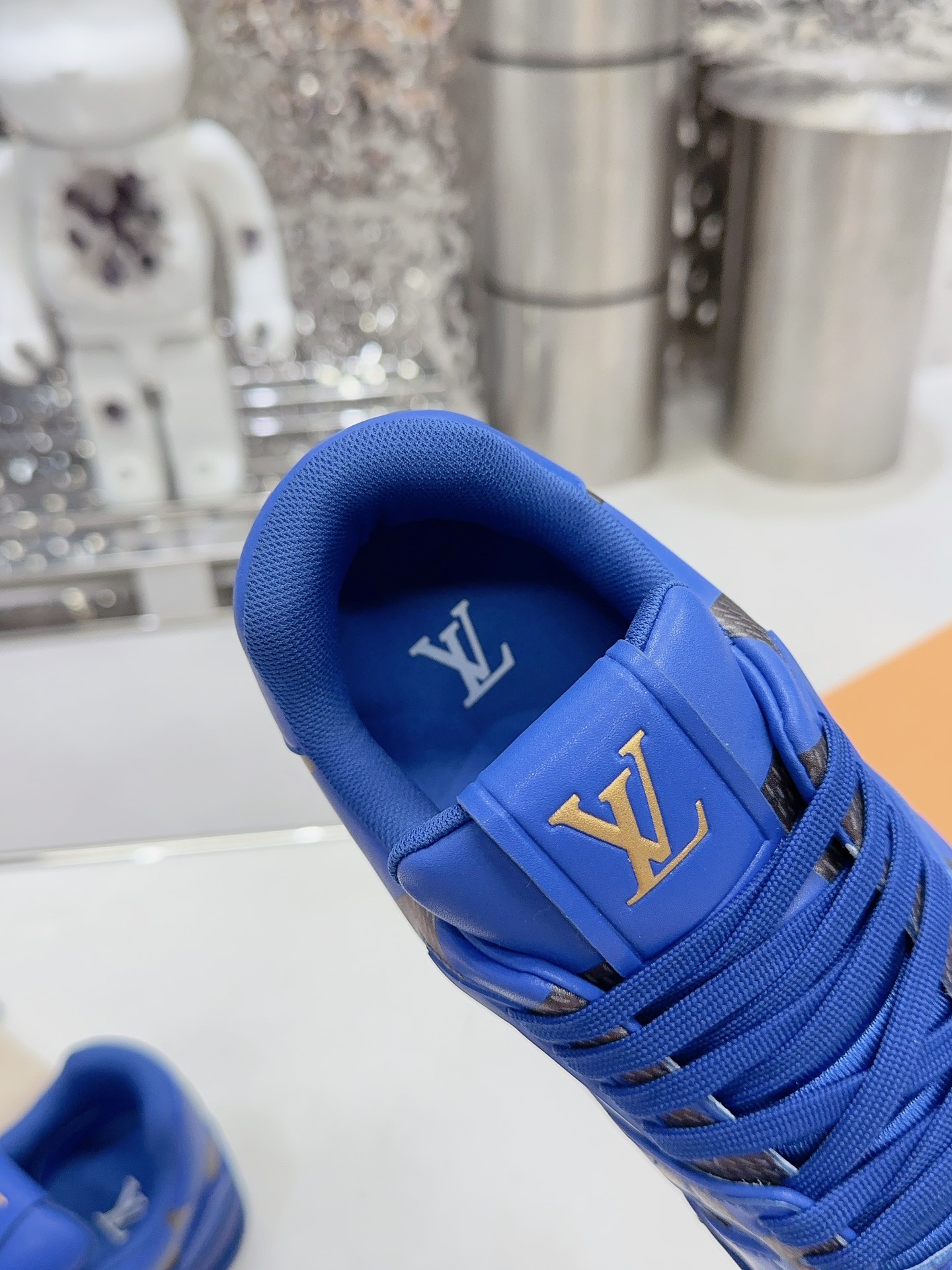 LV shoe