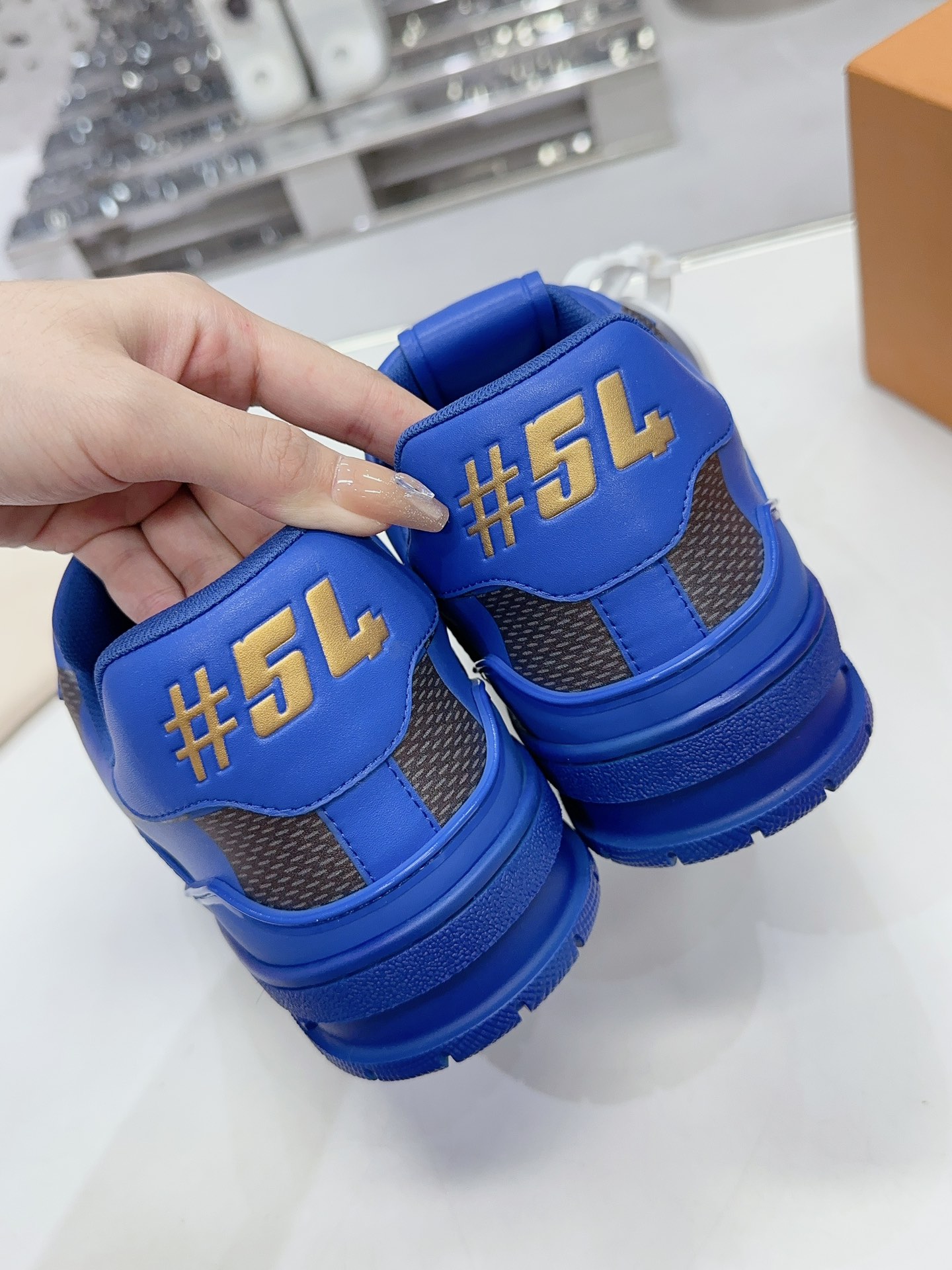 LV shoe