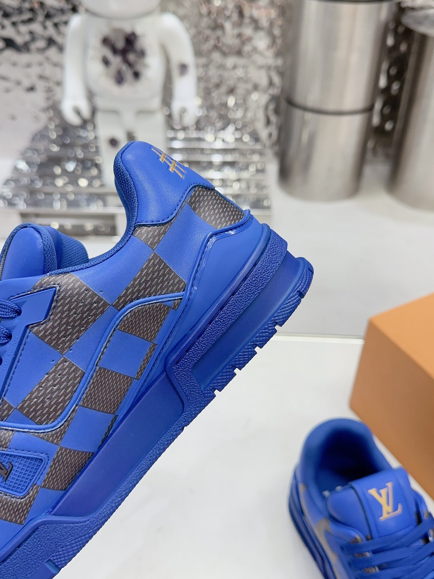 LV shoe