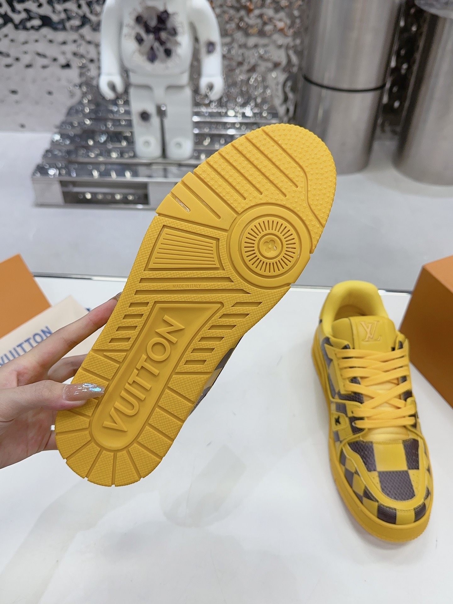LV shoe