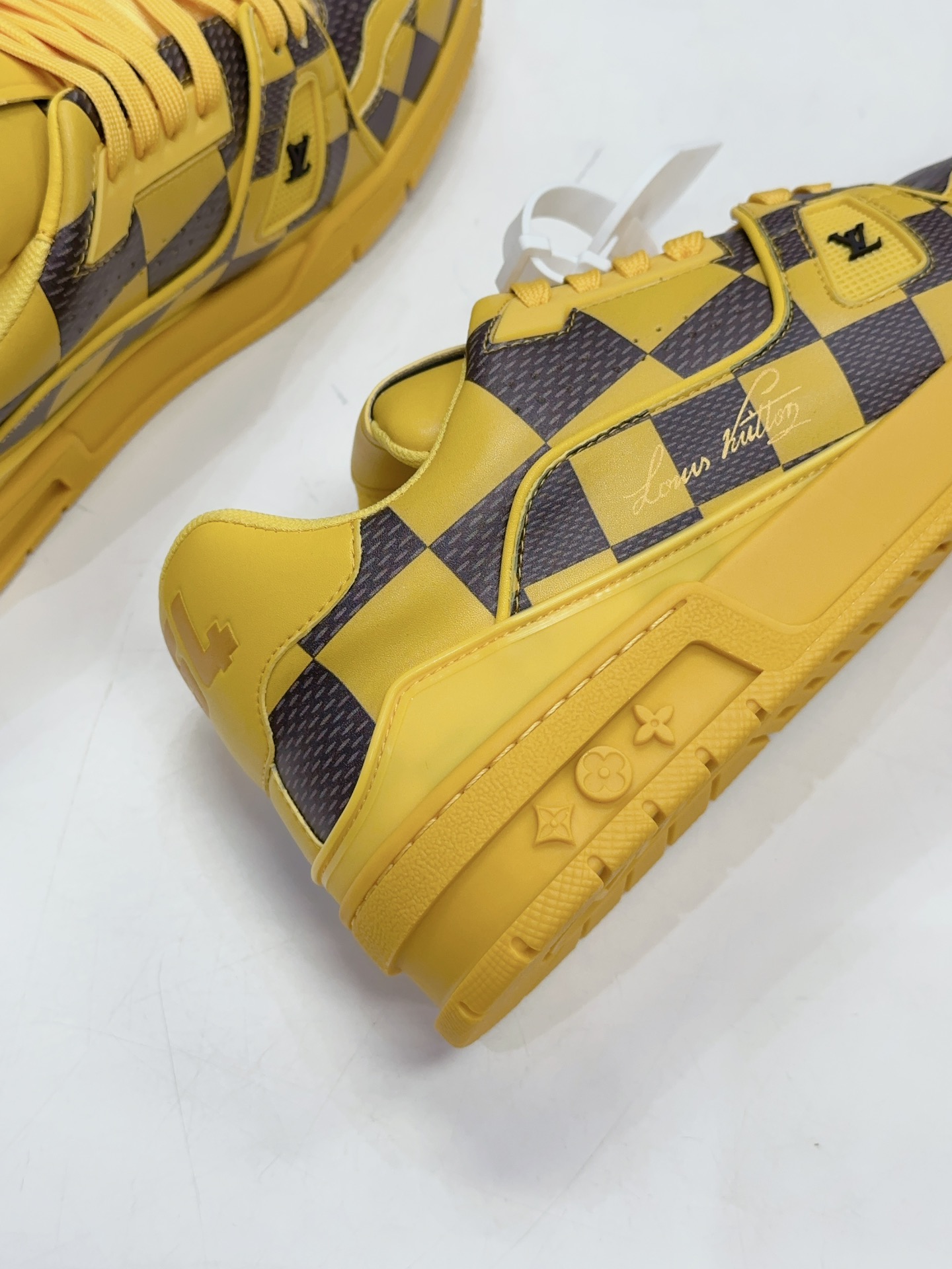 LV shoe