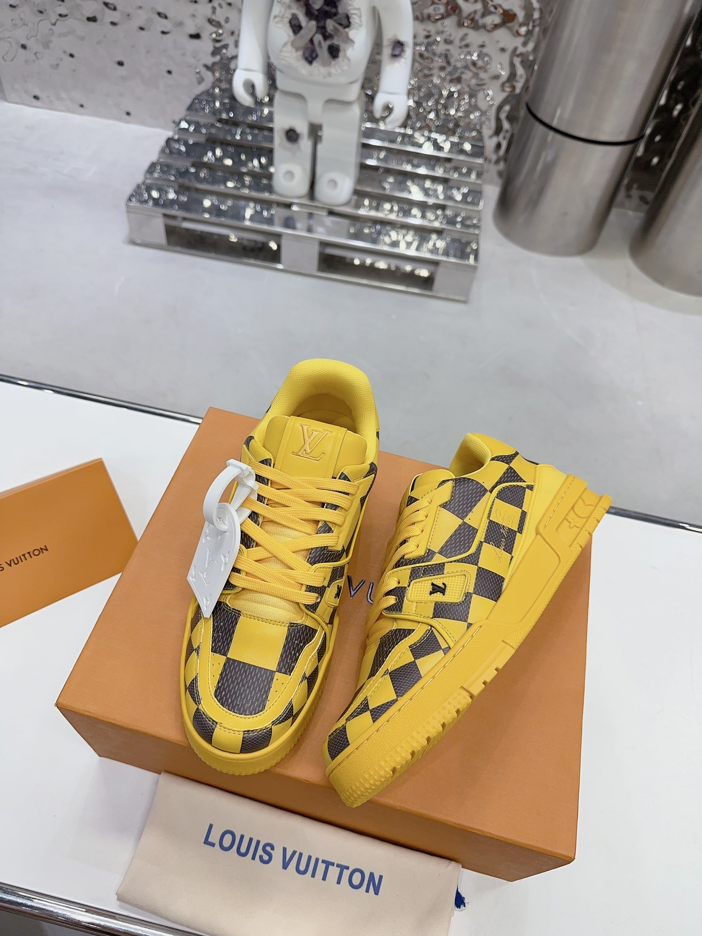 LV shoe