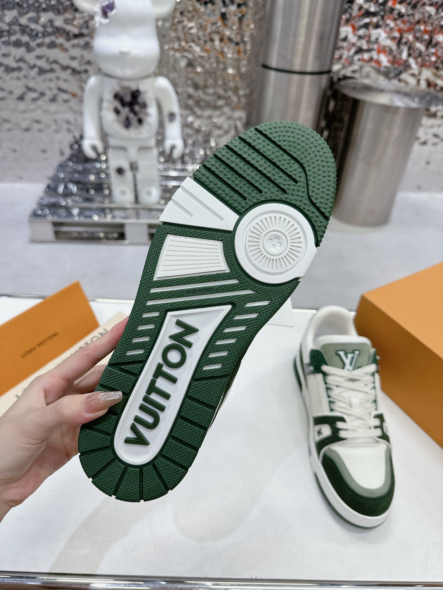 LV shoe