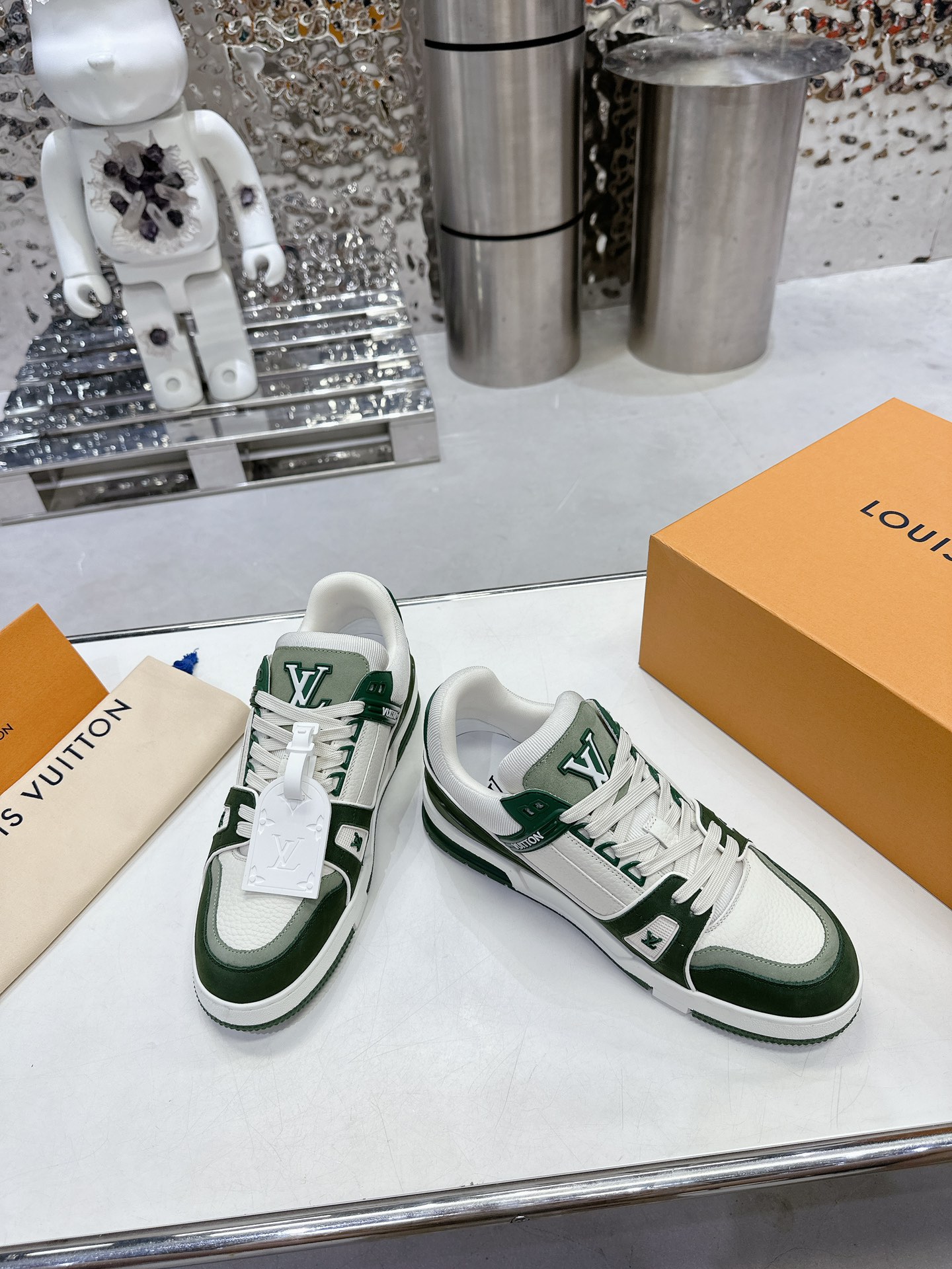 LV shoe