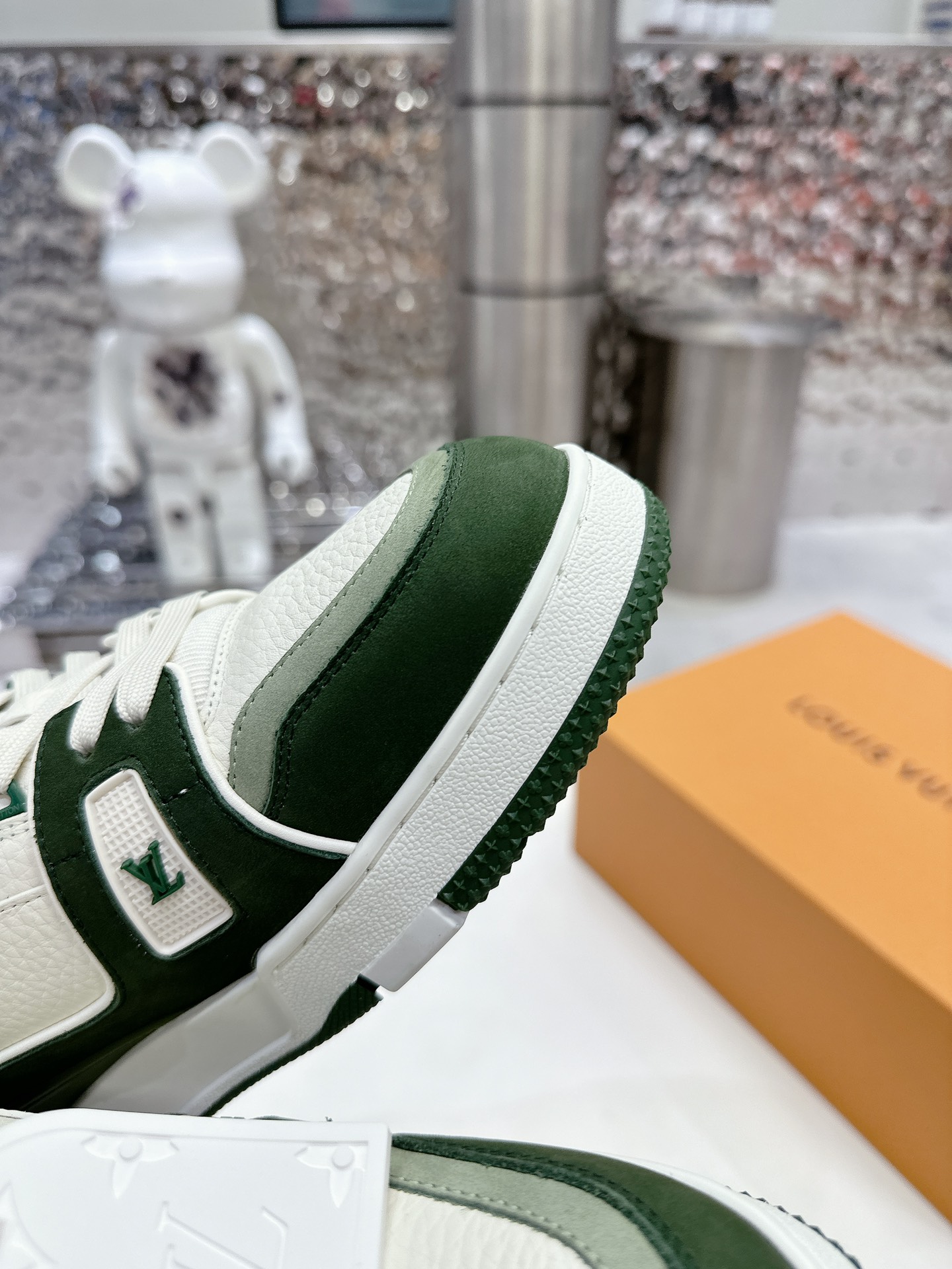 LV shoe